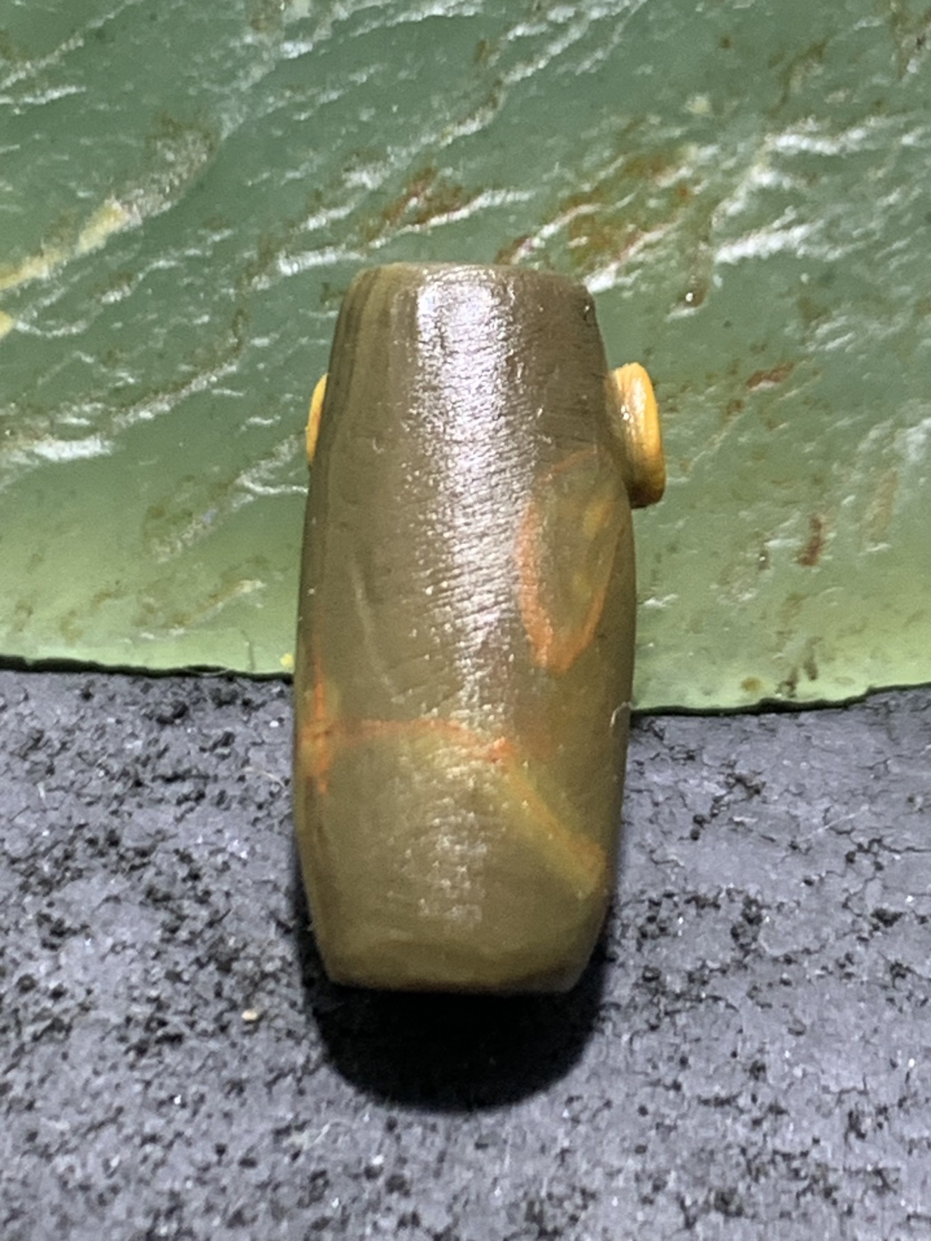 精美亚光高玉化战国红玛瑙手工雕刻一心向佛，日月同辉，意境小桶珠一颗！