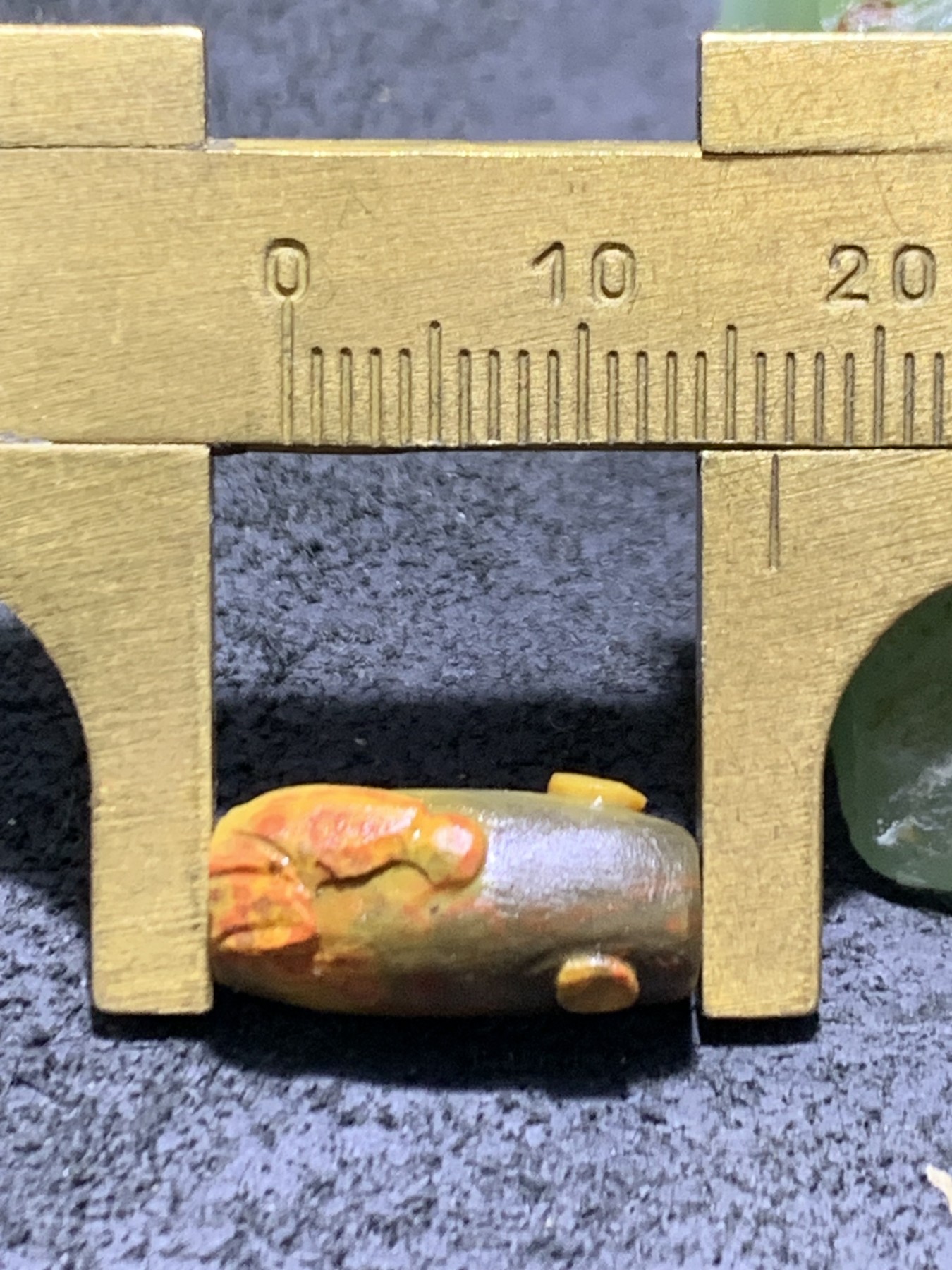 精美亚光高玉化战国红玛瑙手工雕刻一心向佛，日月同辉，意境小桶珠一颗！