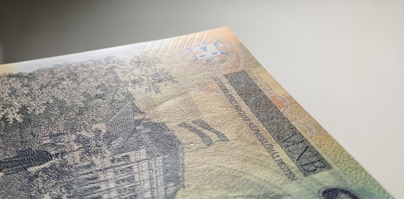 收藏联盟Quantum Auction 第280期拍卖  匈牙利2015年20000福林样票 品相全新UNC 百位号 票面一个不明显的轻微点钞痕