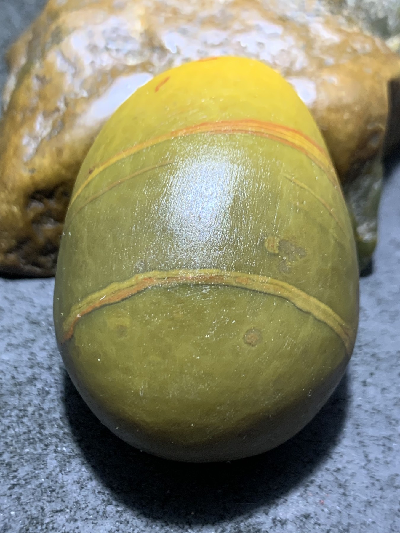 精美亚光冰飘高玉化螺纹战国红玛瑙手工雕刻富贵有余把件一个，