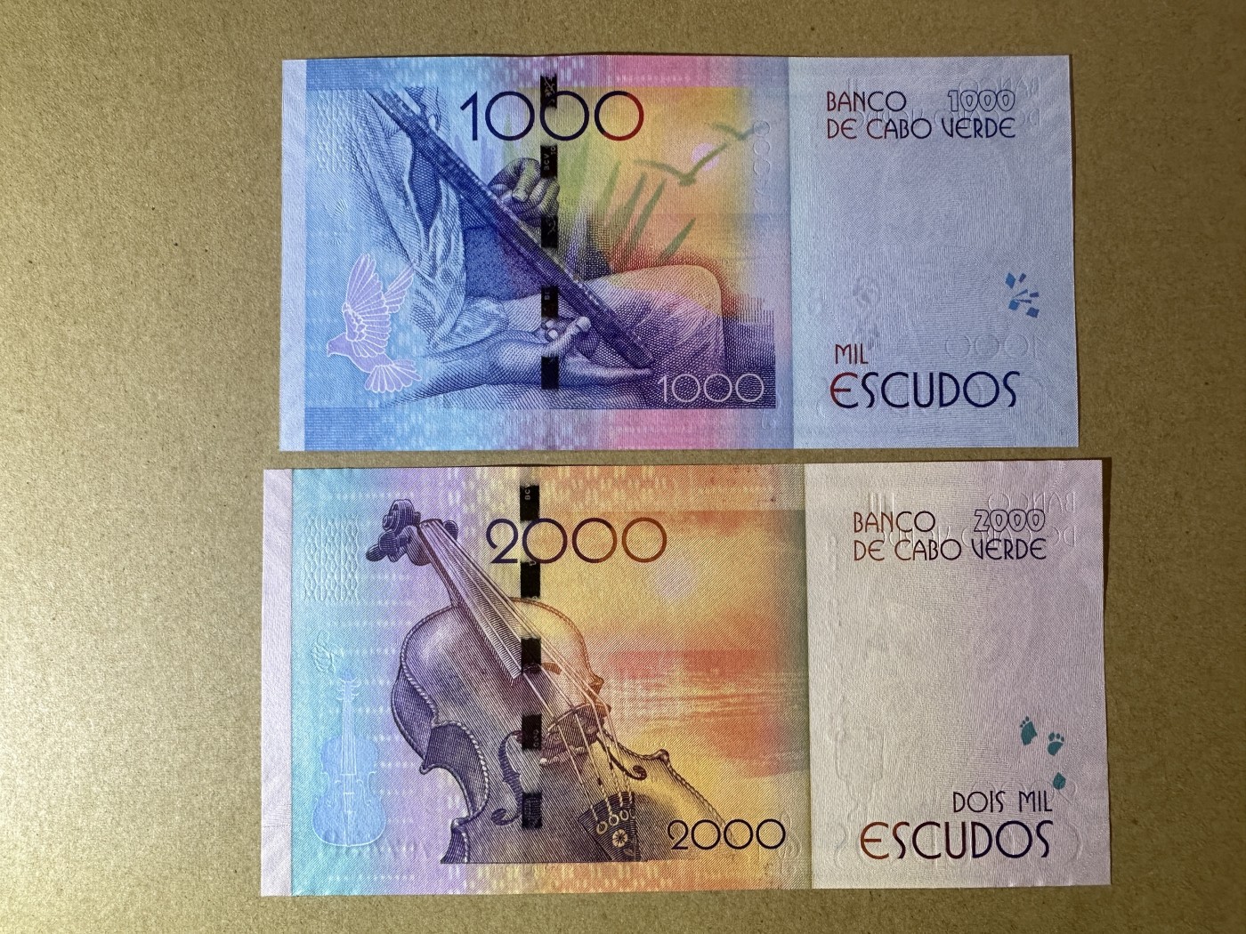 《张总收藏》113期—缤纷外币 精品荟萃 佛得角1000、2000埃斯库多2张 UNC 2014年版