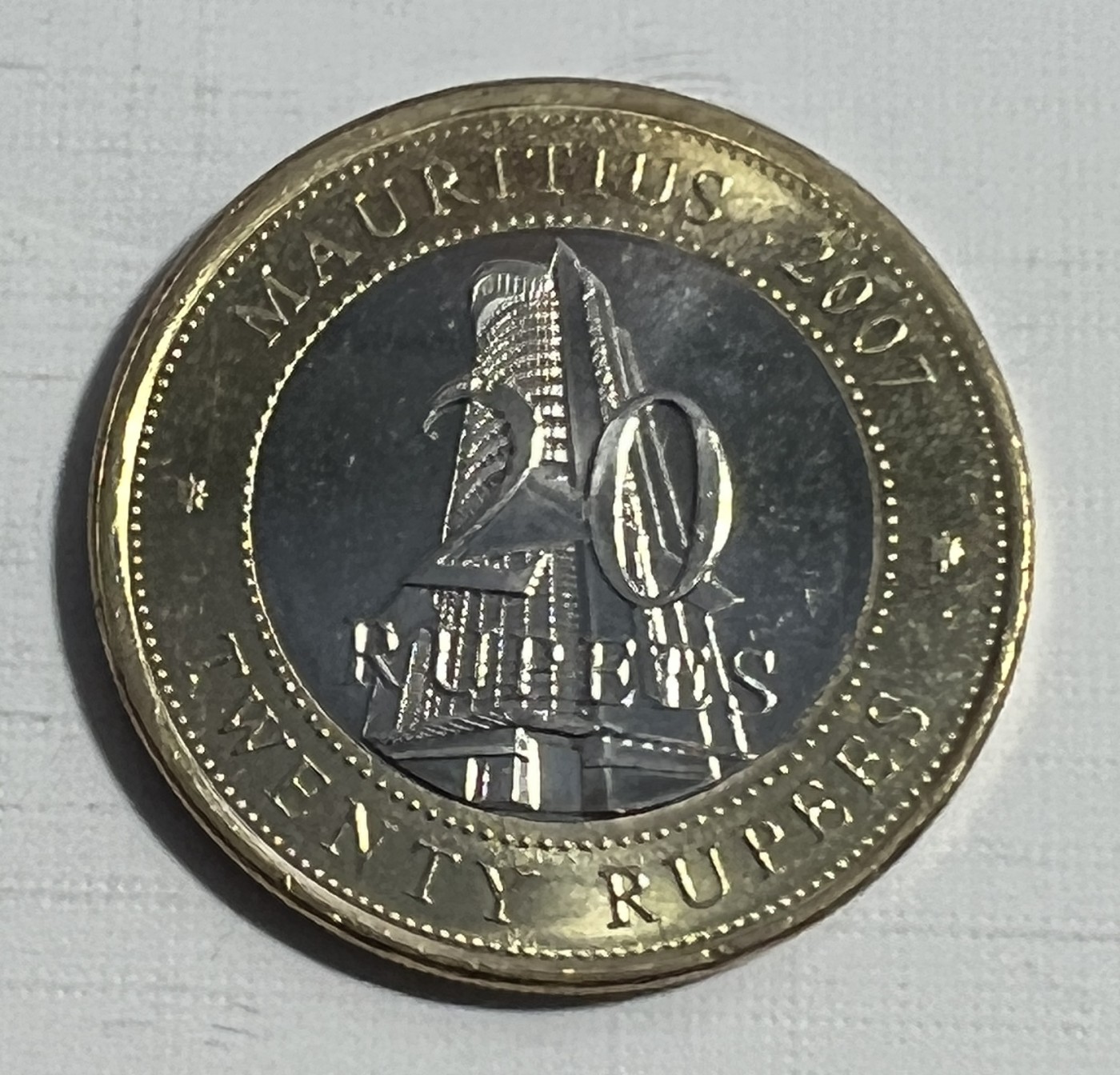 S&S Numismatic世界钱币-拍卖 第124期  毛里求斯2007年 西沃萨古尔·拉姆古兰爵士 20卢比双色币