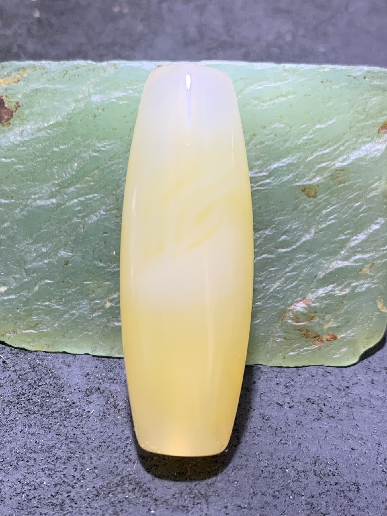 精美高玉化亚光海洋玉髓手工俏色巧雕开门见福大桶珠一个！