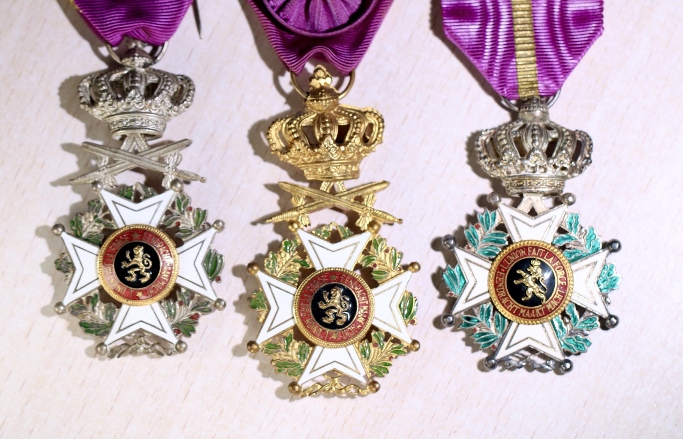 大猫徽章拍卖第230期 比利时骑士级利奥波德一世勋章一组