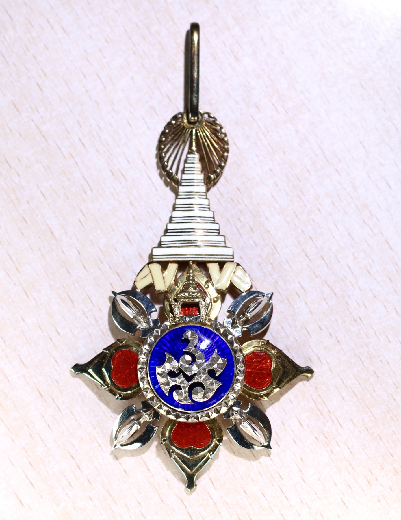 大猫徽章拍卖第230期 泰国🇹🇭特级王冠勋章