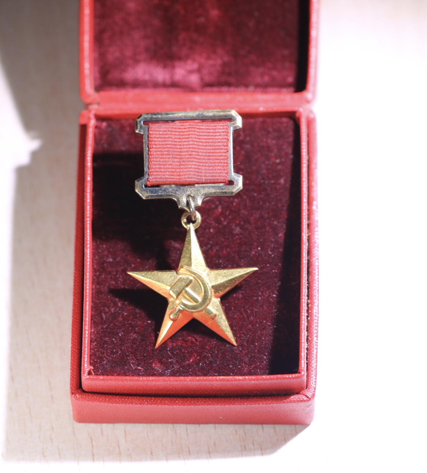 大猫徽章拍卖第230期 苏联小金星 好品带盒 金质