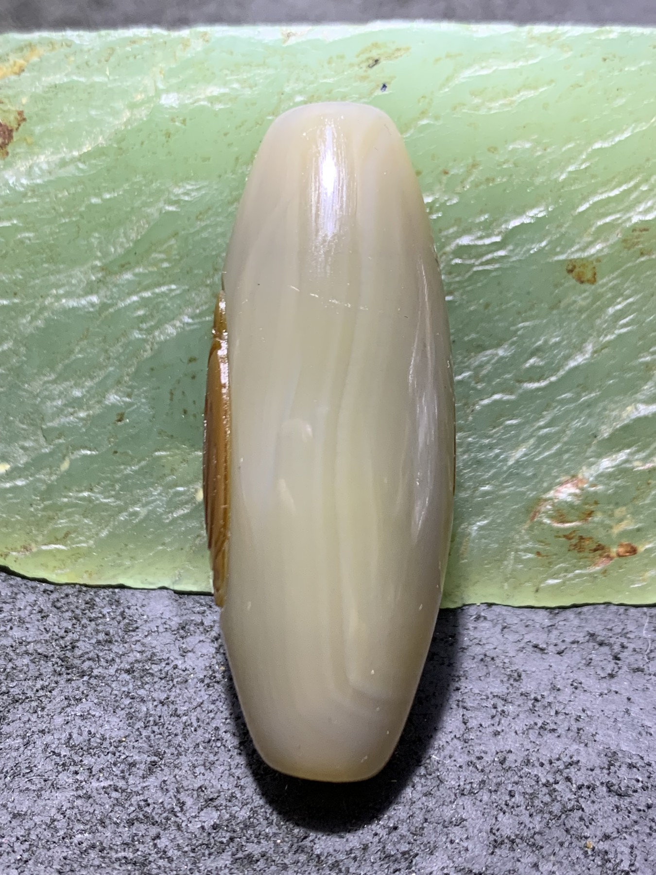 精美亚光高玉化巴西玛瑙手工俏色巧雕立地成佛大桶珠一个！