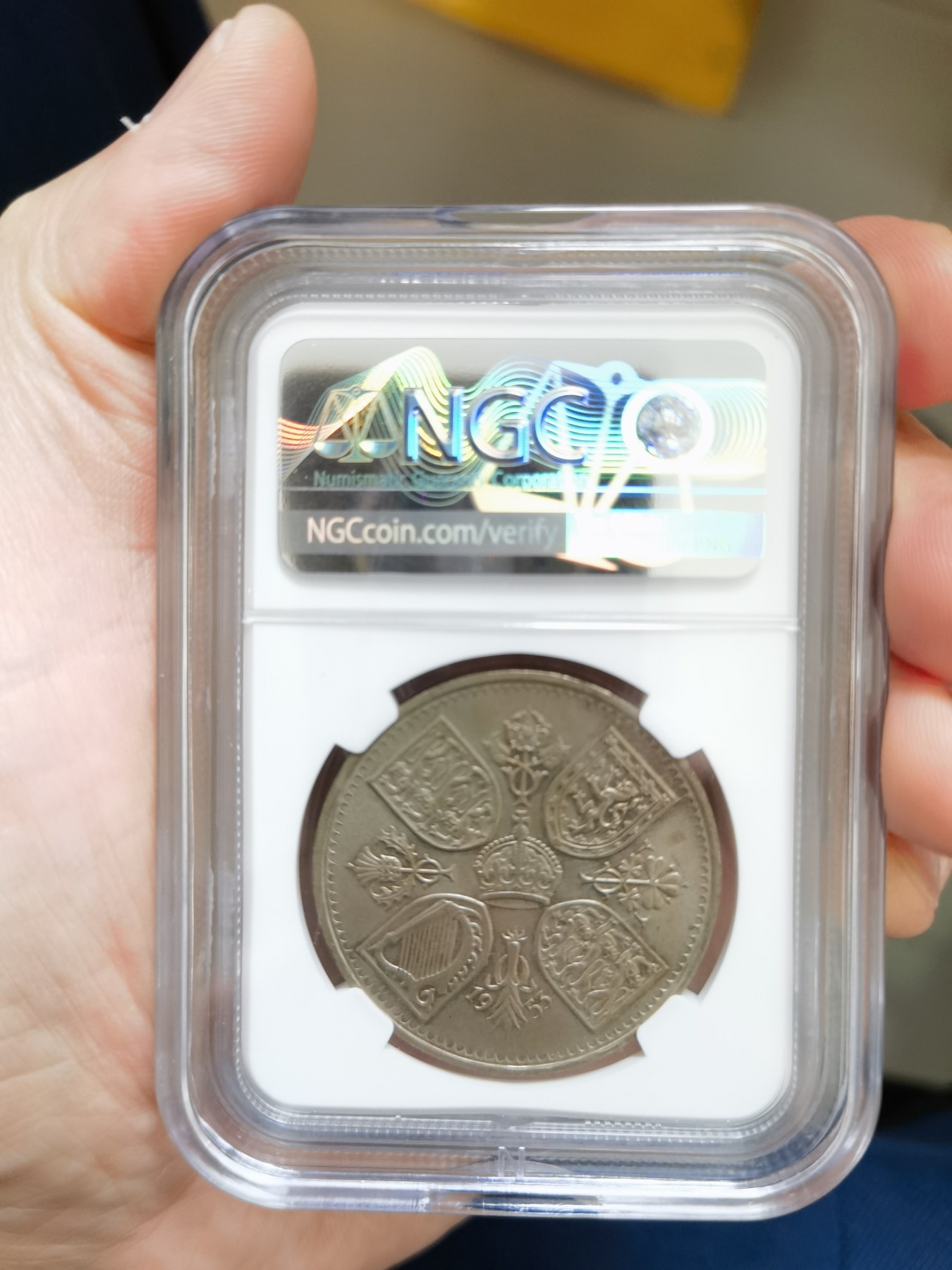 和夏天说再见。 1953女王登基纪念币。