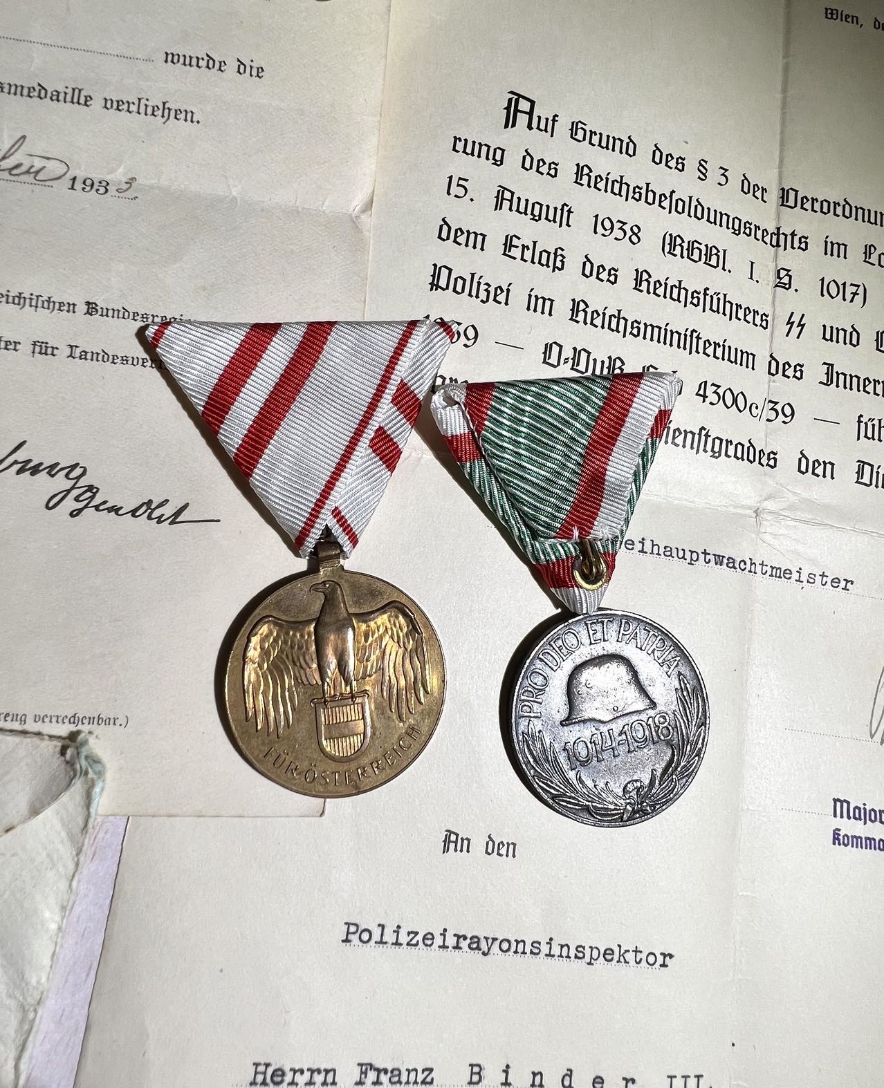 大猫徽章拍卖第230期 奥地利和匈牙利一战参战奖章同人套章 带证书个人证件和信封