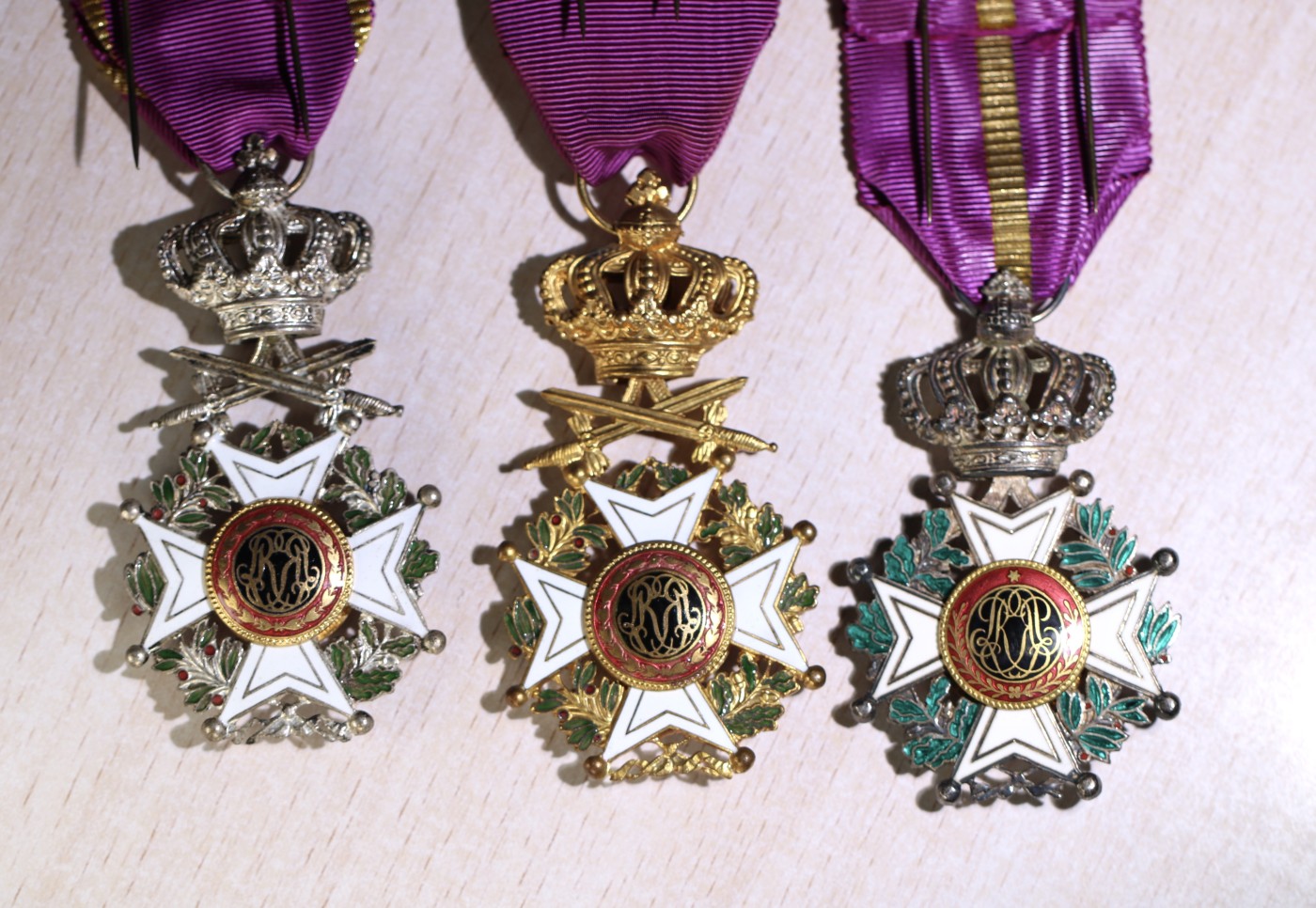 大猫徽章拍卖第230期 比利时骑士级利奥波德一世勋章一组