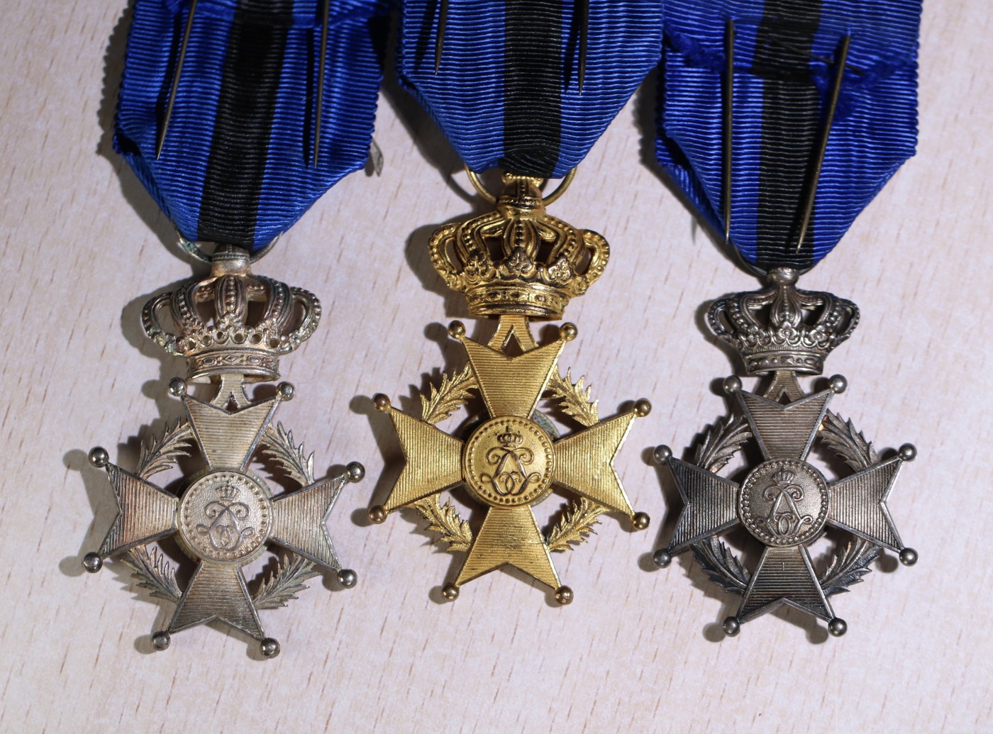 大猫徽章拍卖第230期 比利时骑士级利奥波德二世勋章一组