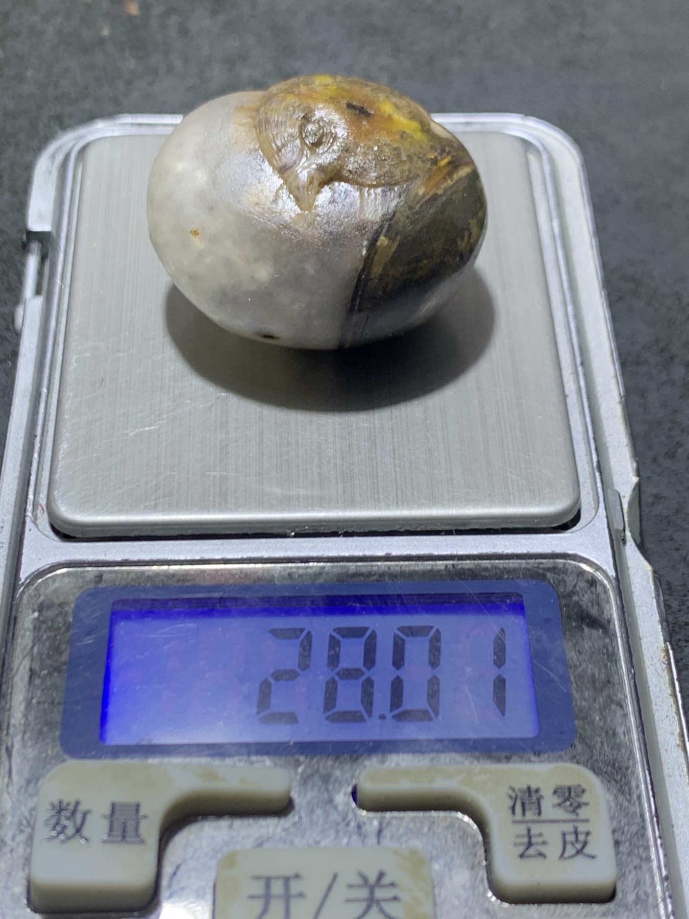 亚光原皮糖心料战国红玛瑙手工俏色巧雕小鸡随形吊坠（把件）一个