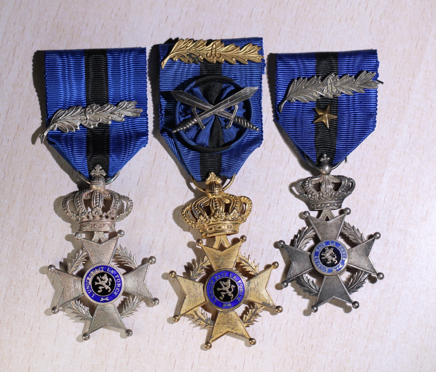 大猫徽章拍卖第230期 比利时骑士级利奥波德二世勋章一组