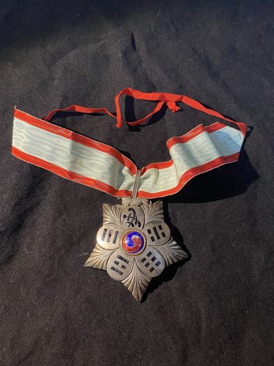 盛世勋华——号角文化勋章邮票专场拍卖第128期 - 韩国朝鲜战争纪念协会荣誉勋章 指挥官级 带原绶带