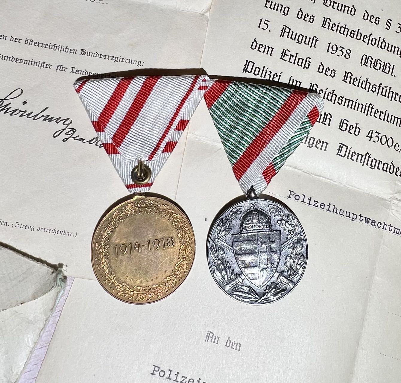 大猫徽章拍卖第230期 奥地利和匈牙利一战参战奖章同人套章 带证书个人证件和信封