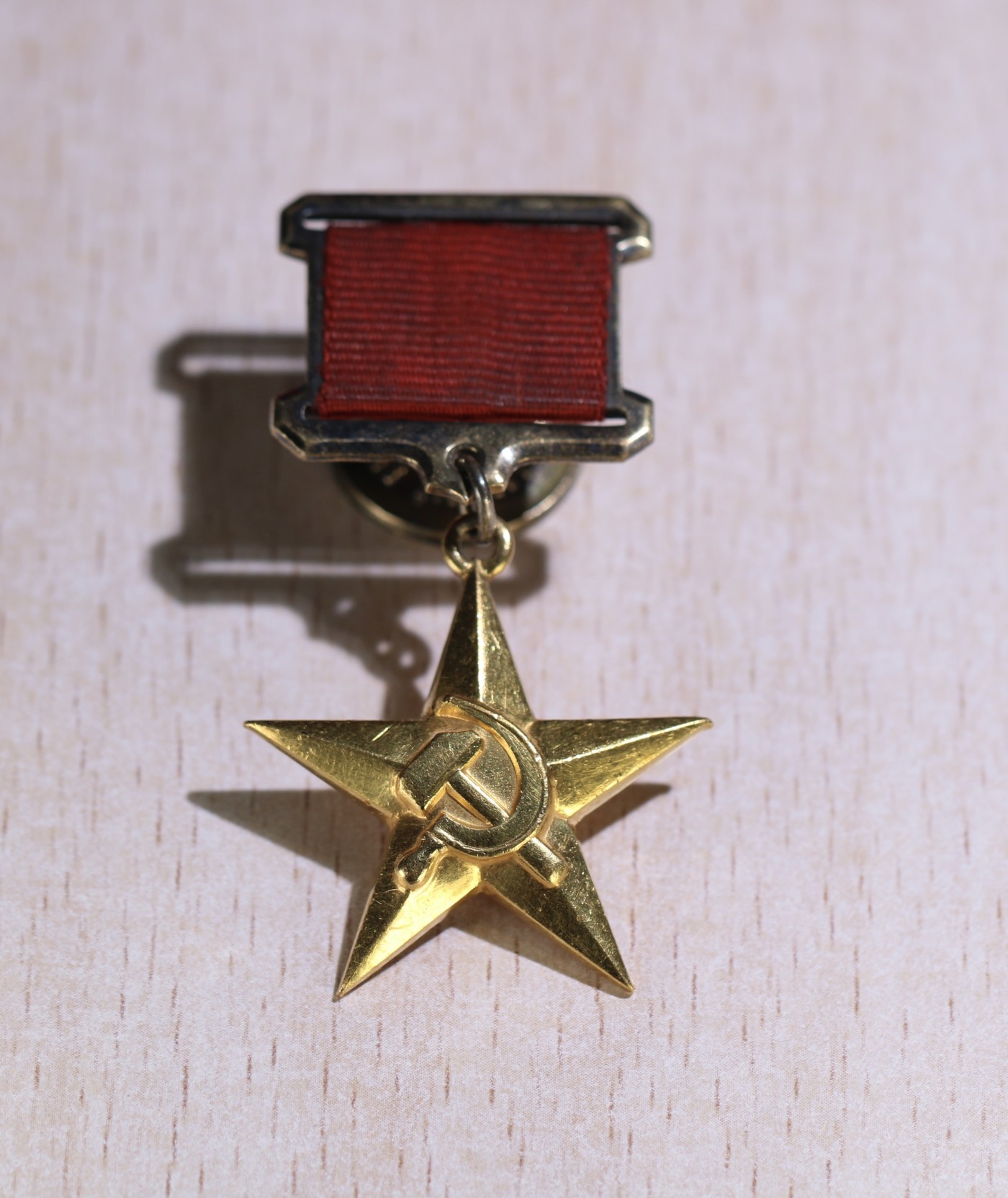 大猫徽章拍卖第230期 苏联小金星 好品带盒 金质