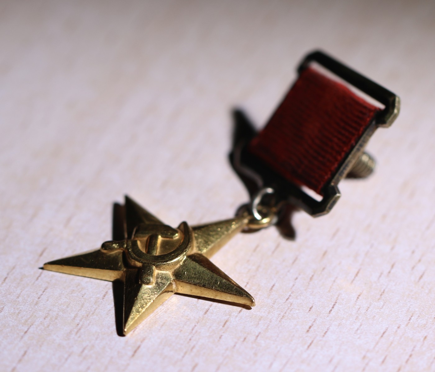 大猫徽章拍卖第230期 苏联小金星 好品带盒 金质