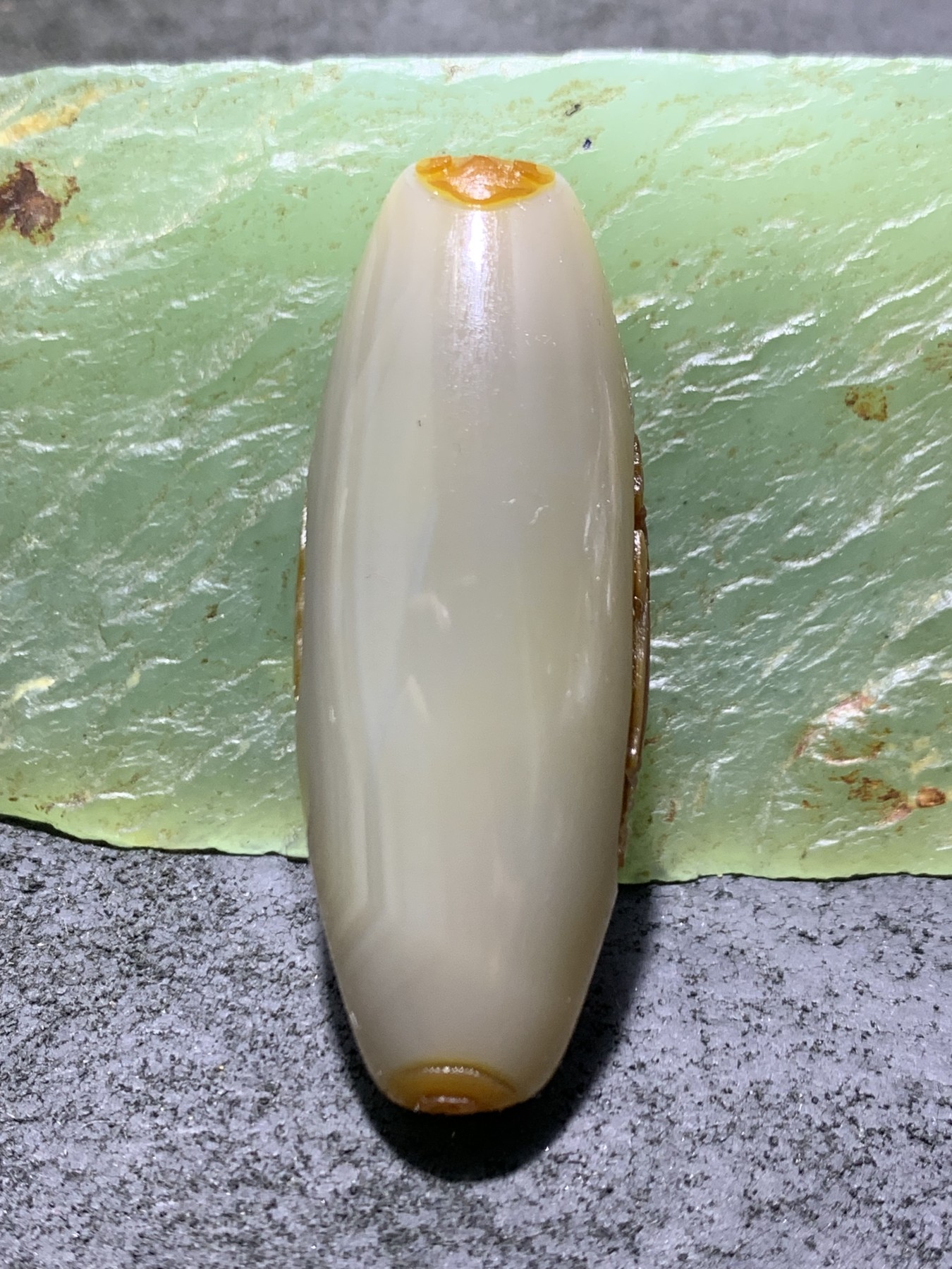 精美亚光高玉化巴西玛瑙手工俏色巧雕立地成佛大桶珠一个！