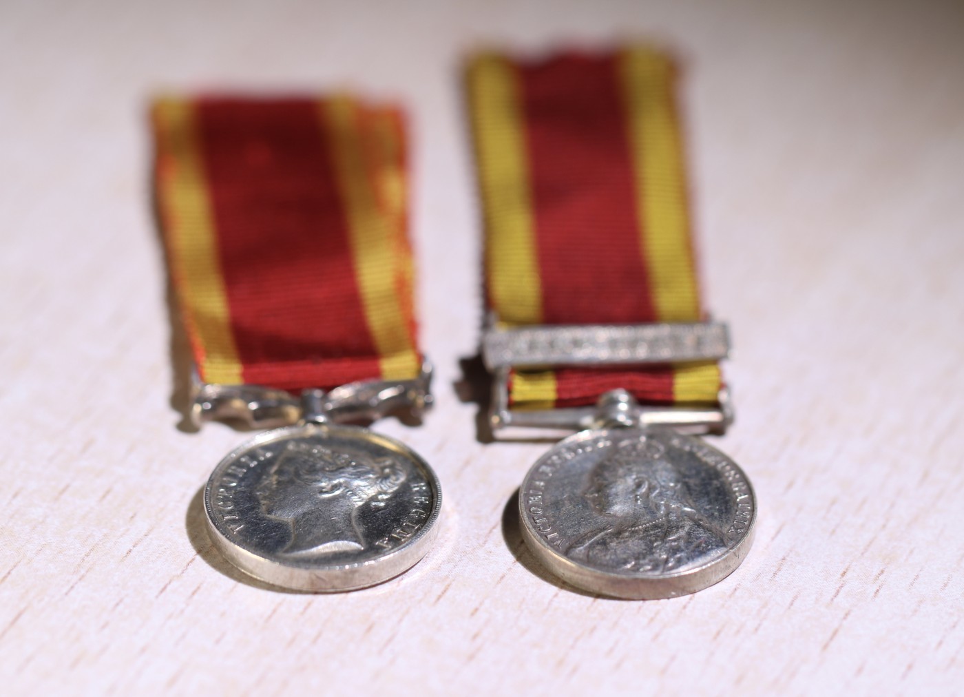 大猫徽章拍卖第230期 勿忘国耻 侵华英国迷你奖章一对