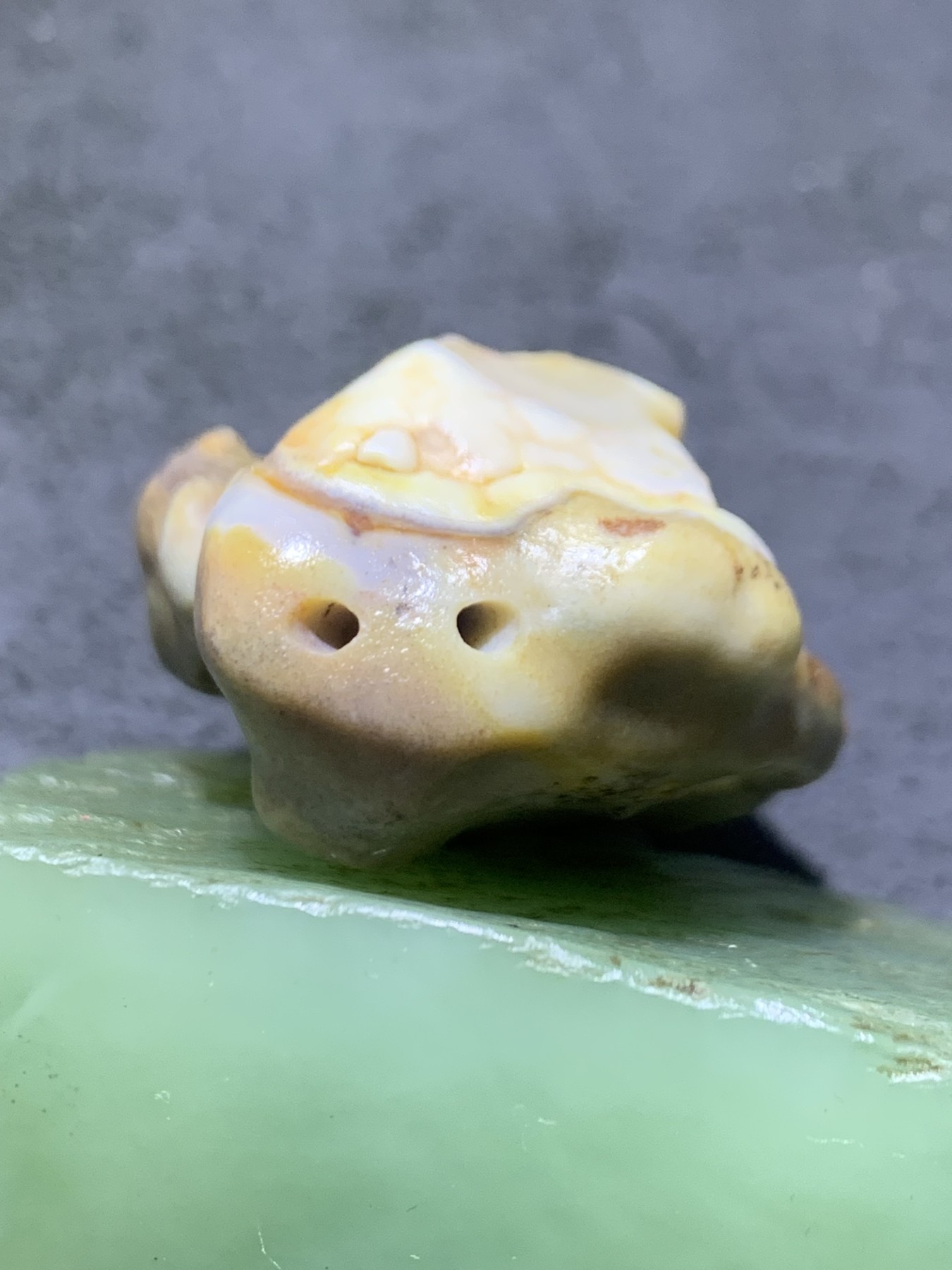 放福利！精美天然原皮阿拉善玛瑙原石手工雕刻锦字把件（吊坠）一颗，