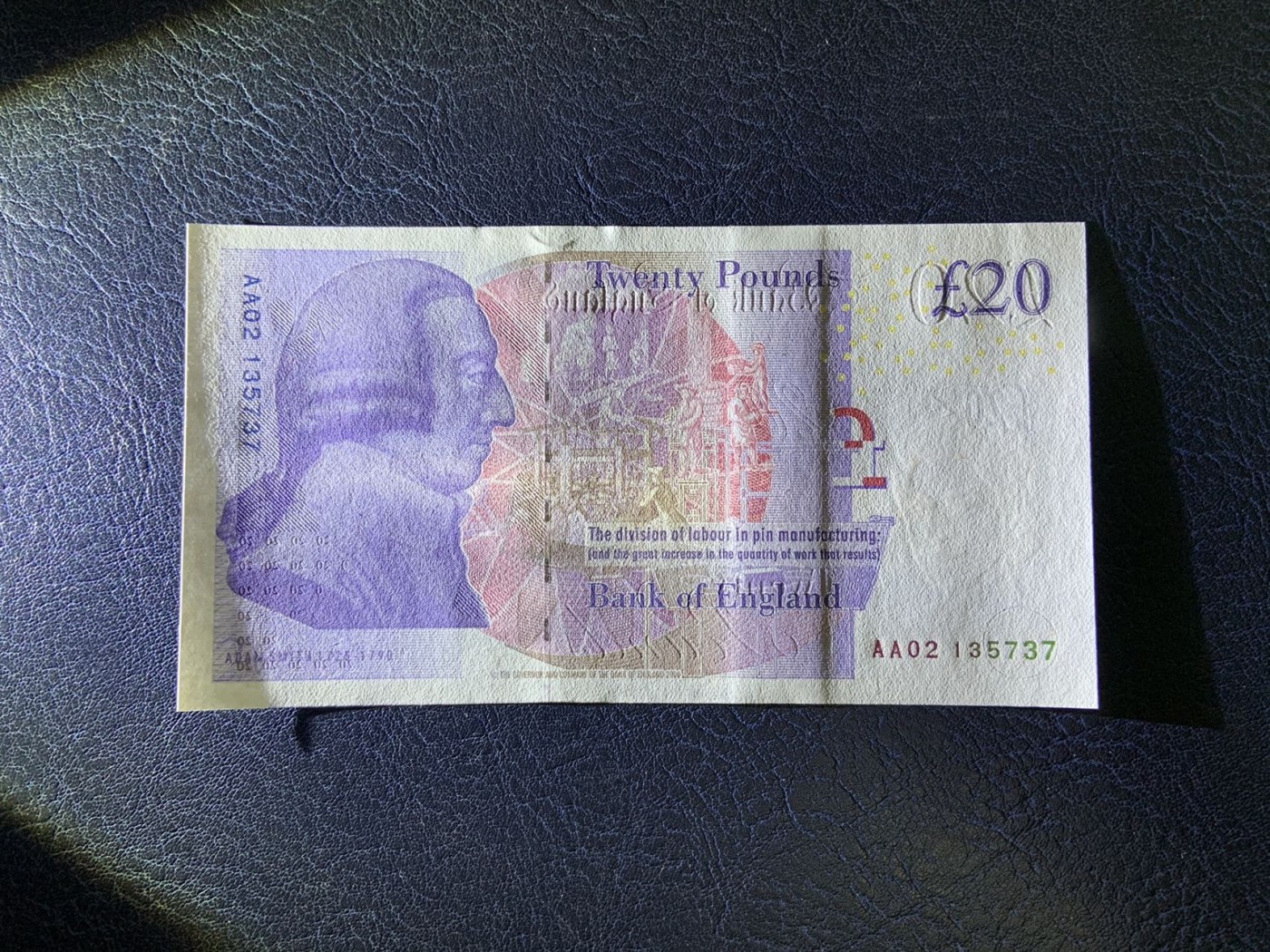 收藏联盟Quantum Auction 第281期拍卖  英国2006年20镑 品相全新UNC AA02冠 号码无4 经济学家亚当.史密斯 注意月牙痕