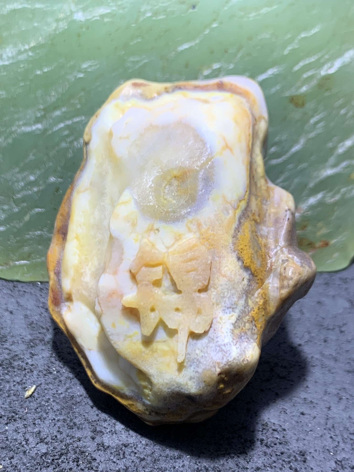 放福利！精美天然原皮阿拉善玛瑙原石手工雕刻锦字把件（吊坠）一颗，