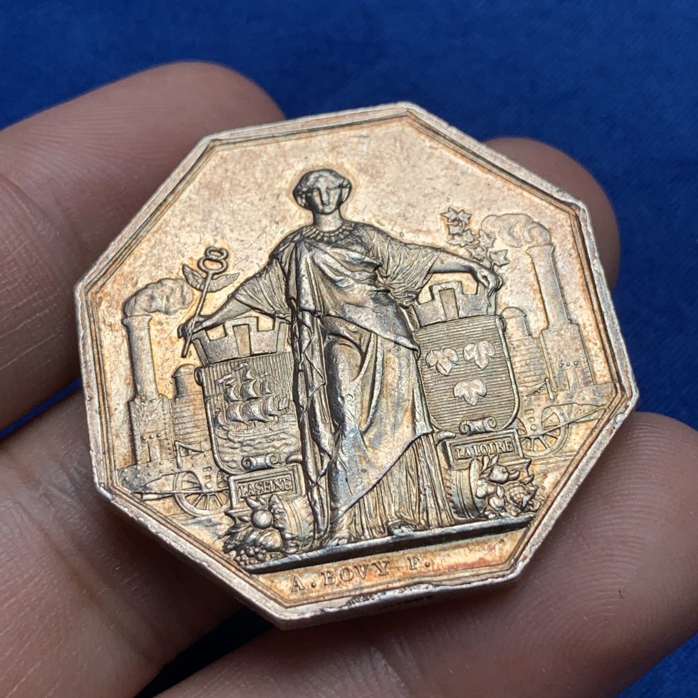 《竞宝斋》第189场-周日，周一 2场 (全场包邮) 法国1860-1879巴黎-奥尔良铁路通车纪念八角银质代币，36.7mm，23.9g，蜜蜂边铭银标