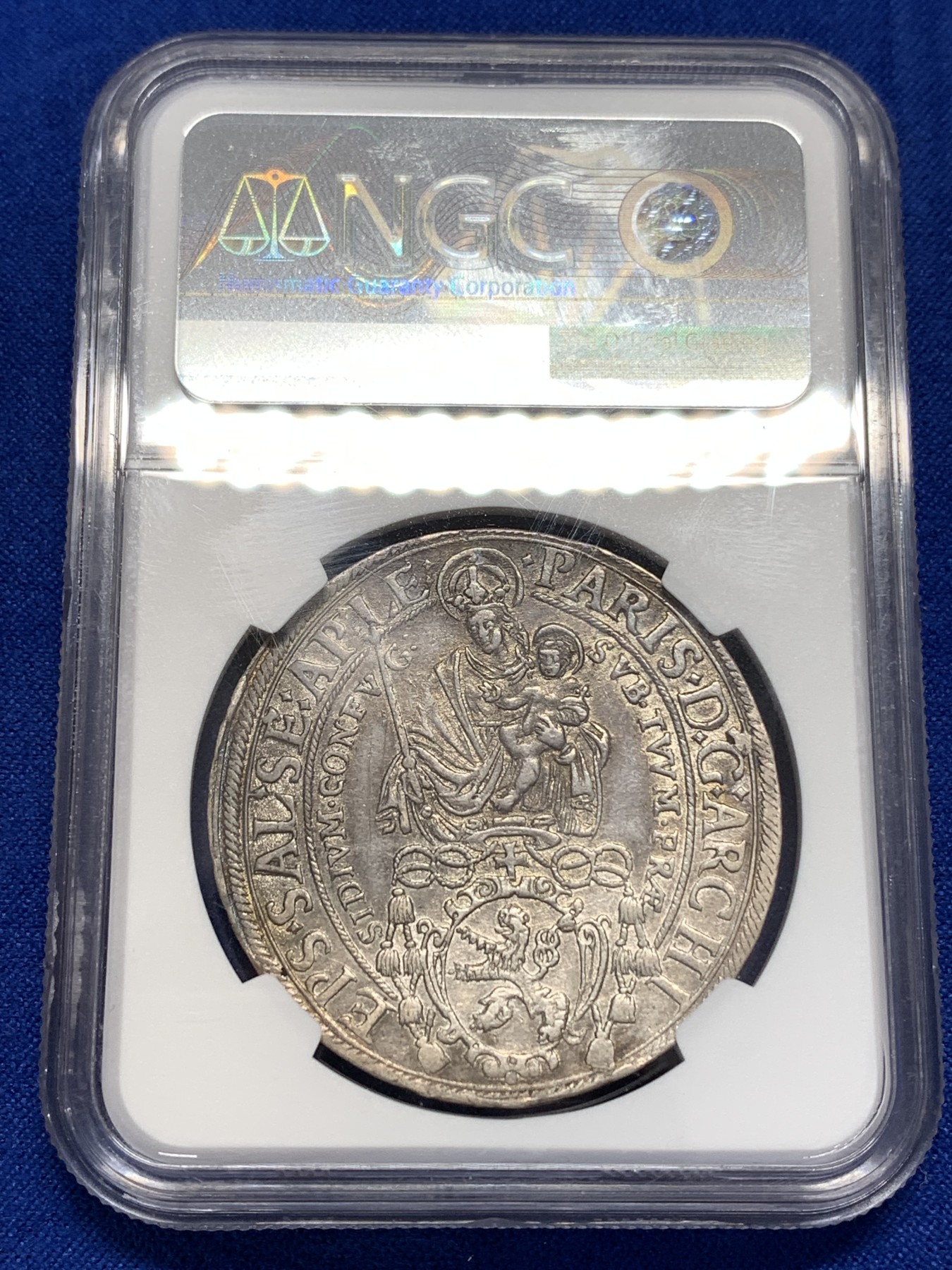 《竞宝斋》第189场-周日，周一 2场 (全场包邮) NGC-XF45奥地利萨尔茨堡大主教区1623年泰勒大银币 圣母抱婴版发行首年 帕里斯大主教 压印清晰图案完整不输高分 包浆带彩 上海低评