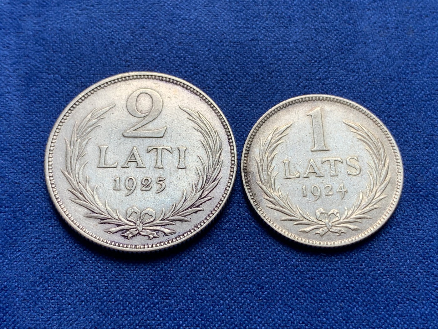 《竞宝斋》第189场-周日，周一 2场 (全场包邮) 2枚一组 拉脱维亚1924-25年1拉特2拉特银币一对