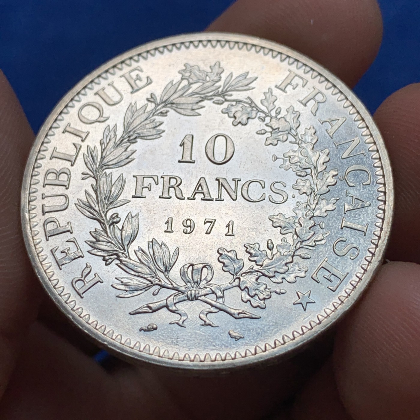 《竞宝斋》第189场-周日，周一 2场 (全场包邮) 法国1971年大力神10法郎银币 未使用状态