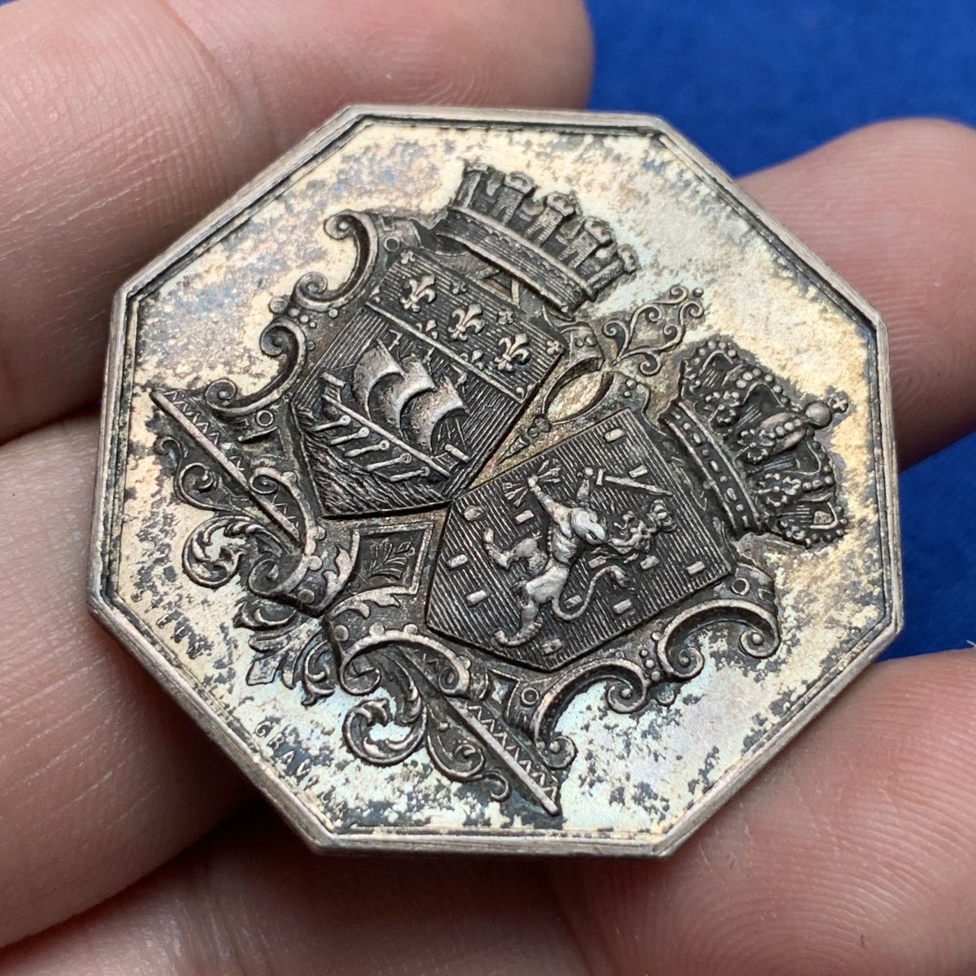 《竞宝斋》第189场-周日，周一 2场 (全场包邮) 法国巴黎-荷兰银行八角银质代币，36.4mm，20.5g，丰饶角1银标 原味包浆