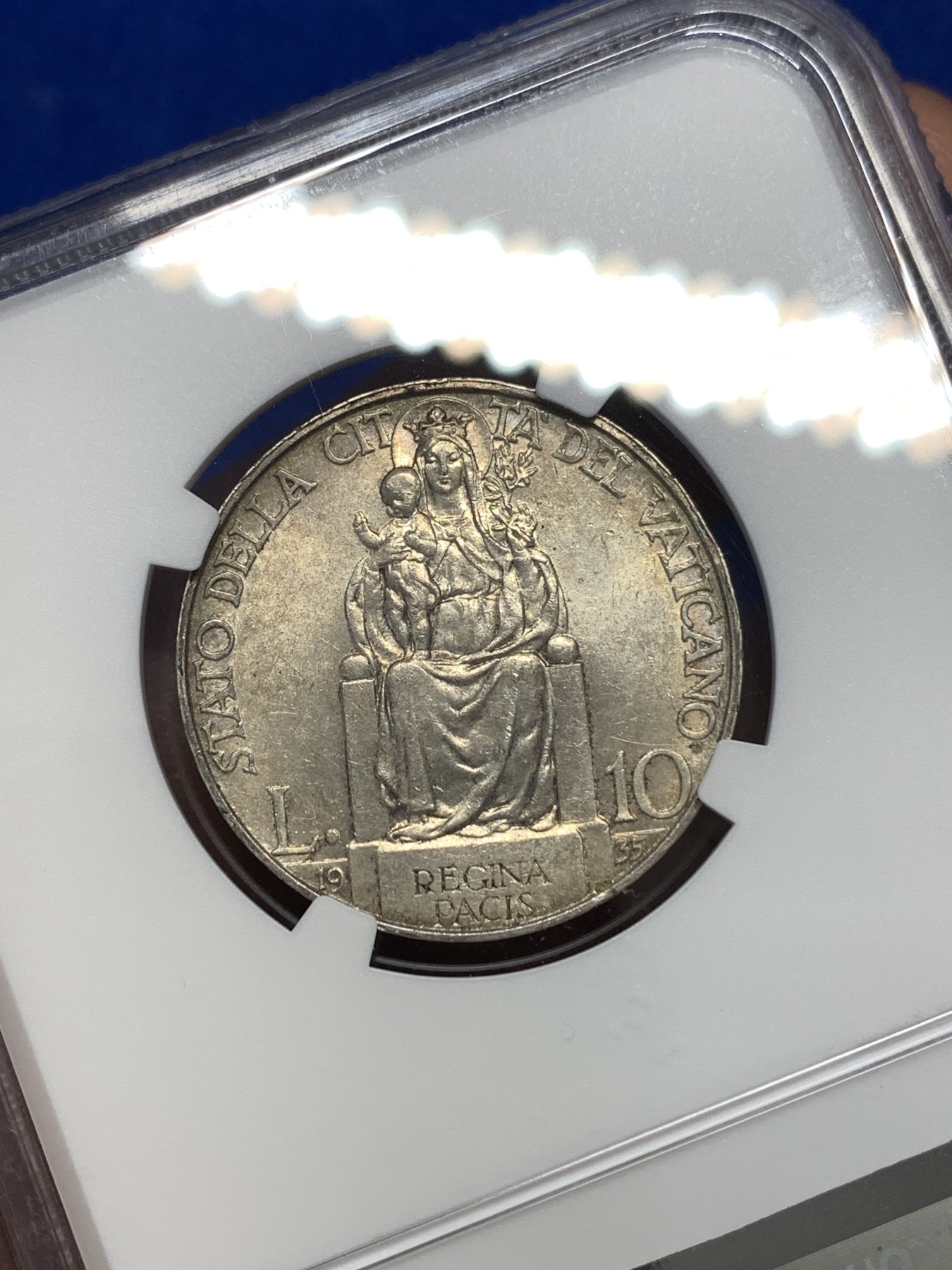 《竞宝斋》第189场-周日，周一 2场 (全场包邮) NGC-MS63 梵蒂冈1935年早期10里拉银币 圣母抱婴 MS少见