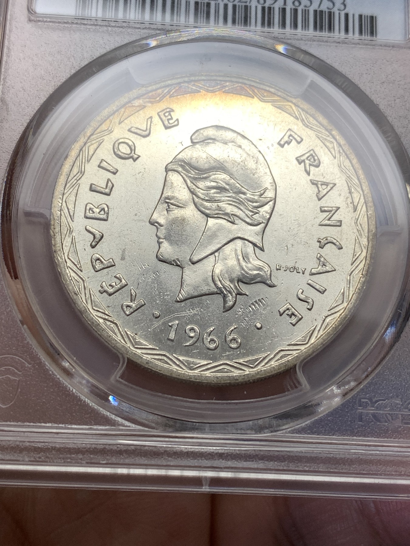 《竞宝斋》第189场-周日，周一 2场 (全场包邮) PCGS金盾 MS62 新赫布里底1966年100法郎银币