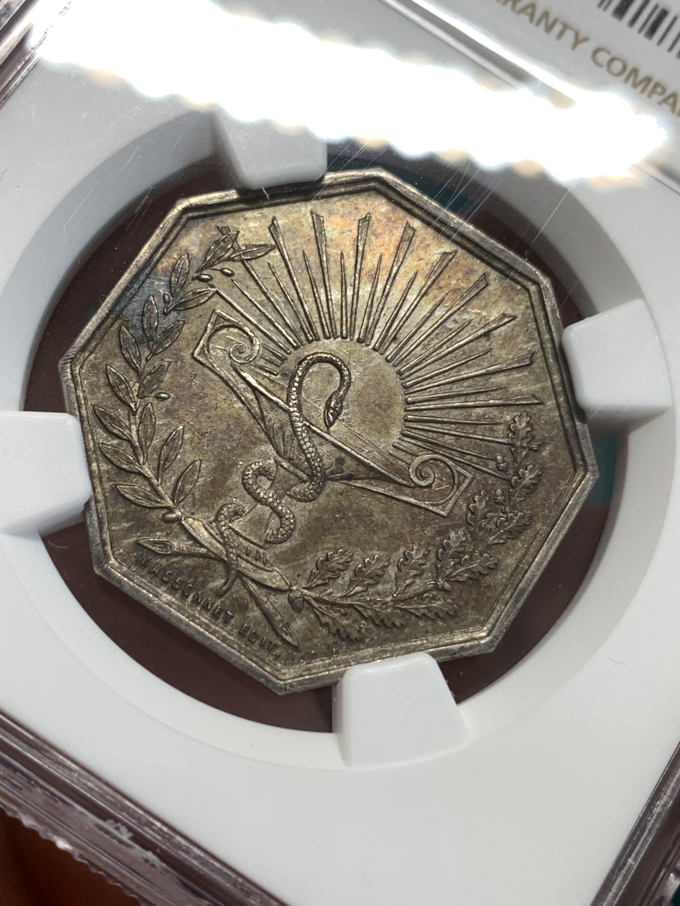 《竞宝斋》第189场-周日，周一 2场 (全场包邮) NGC-MS62 少见的法国1844约讷医学会JETON银质八角代币 双面深彩包浆 蛇的鳞片清晰