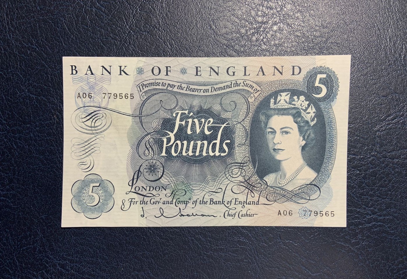 收藏联盟Quantum Auction 第281期拍卖  英国1962-66年5镑 品相UNC 号码全程无4