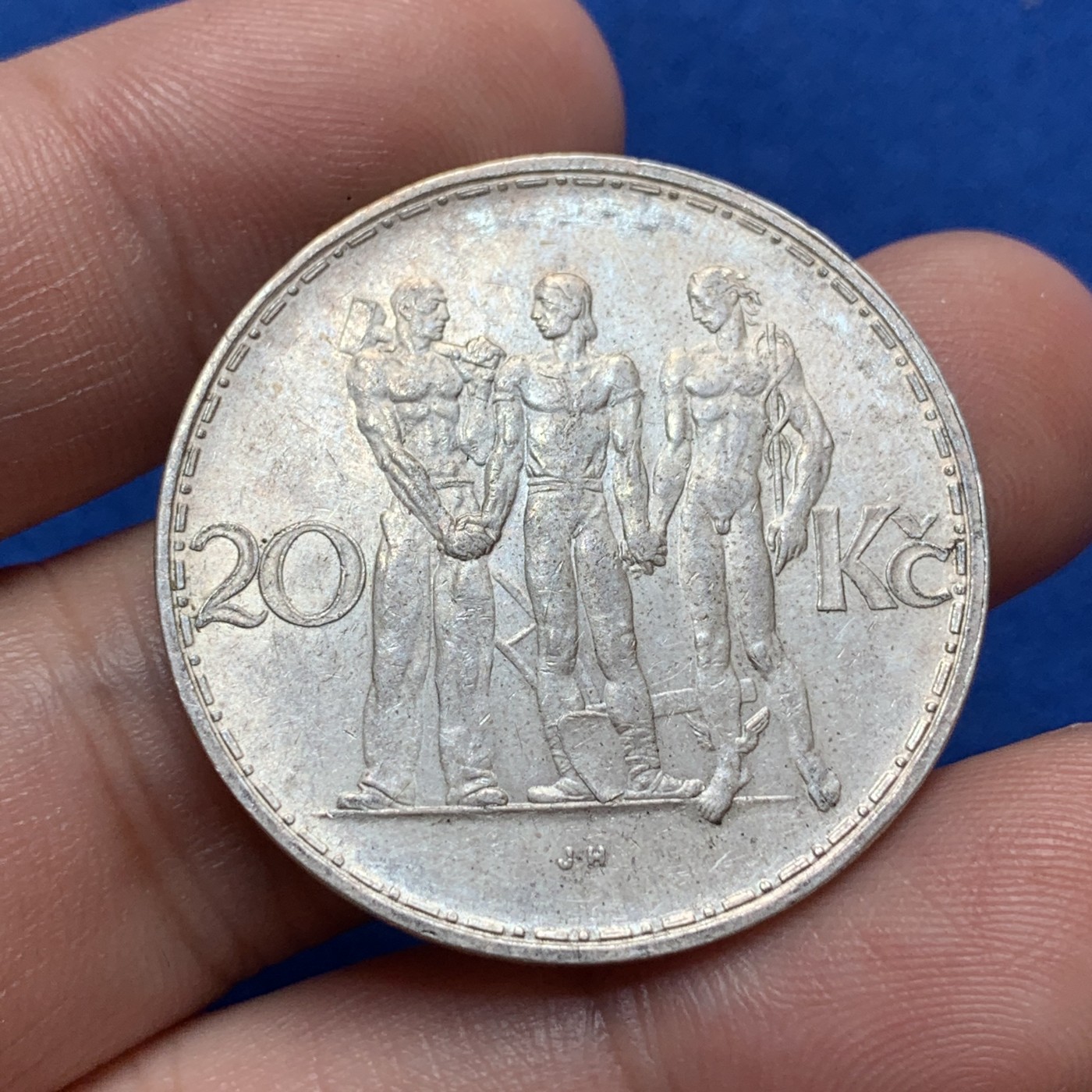 《竞宝斋》第189场-周日，周一 2场 (全场包邮) 捷克1933年20克朗银币  工、农、商雕像