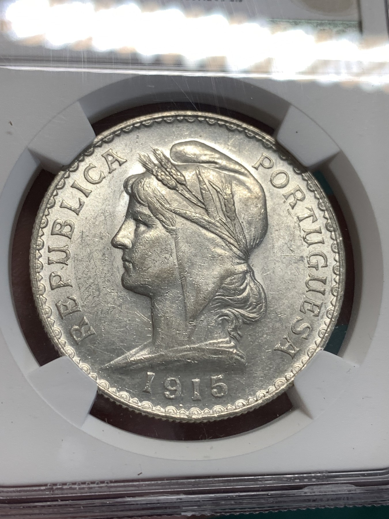 《竞宝斋》第189场-周日，周一 2场 (全场包邮) NGC AU58 葡萄牙1915年女神1埃斯库多大银币