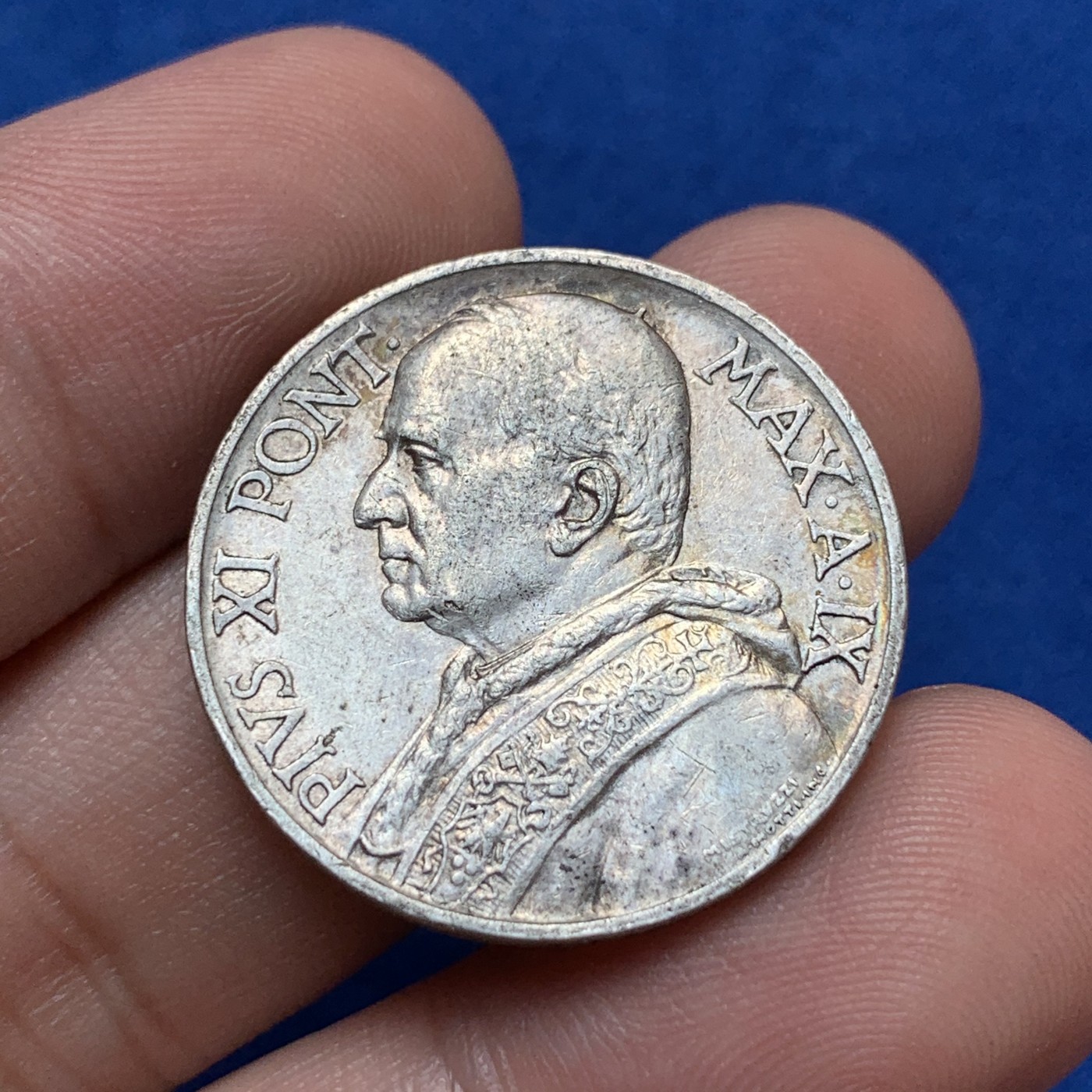 《竞宝斋》第189场-周日，周一 2场 (全场包邮) 梵蒂冈1930年10里拉银币  圣母抱婴。