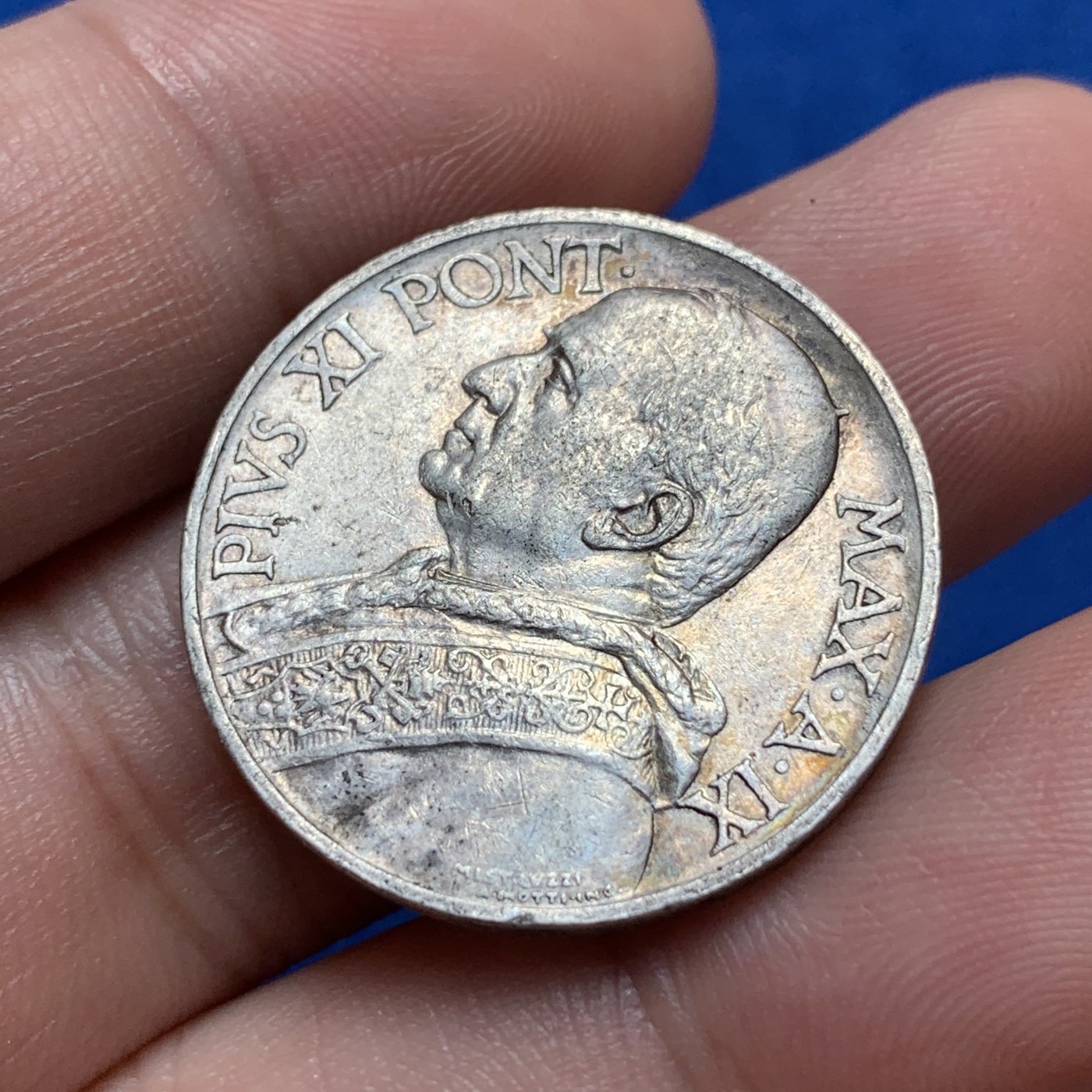 《竞宝斋》第189场-周日，周一 2场 (全场包邮) 梵蒂冈1930年10里拉银币  圣母抱婴。