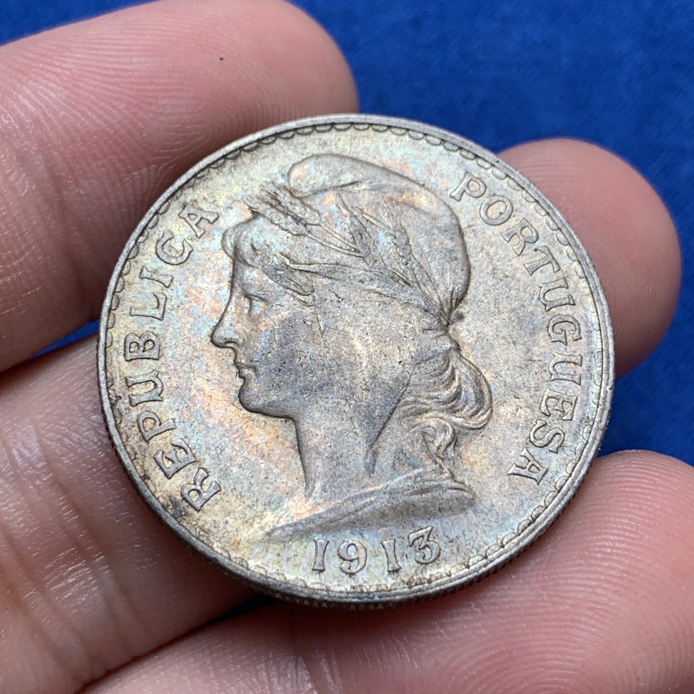 《竞宝斋》第189场-周日，周一 2场 (全场包邮) 葡萄牙 1913年 谷物女神 50分银币 深彩 带光 这个上包浆真不多 半元型不要错过