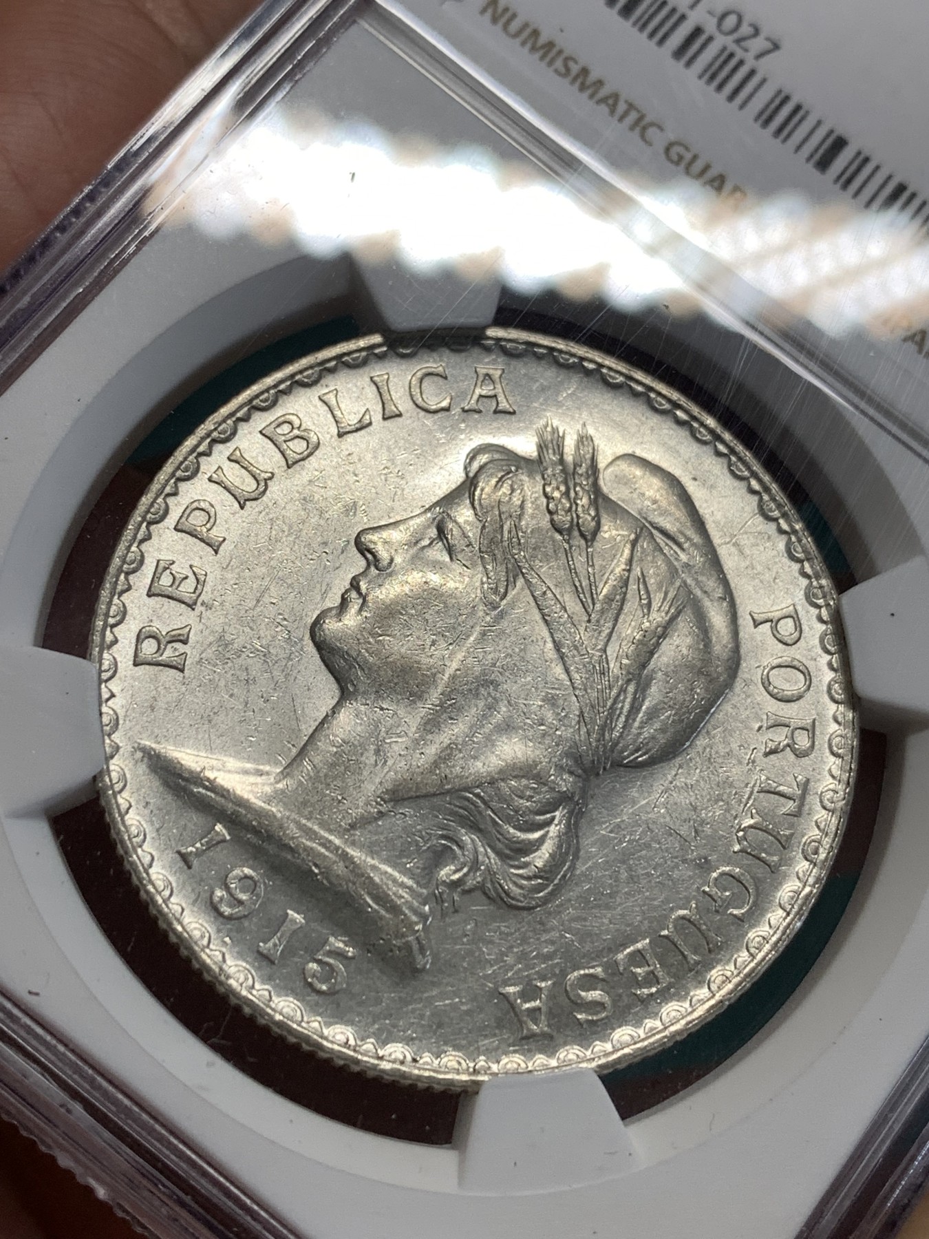 《竞宝斋》第189场-周日，周一 2场 (全场包邮) NGC AU58 葡萄牙1915年女神1埃斯库多大银币