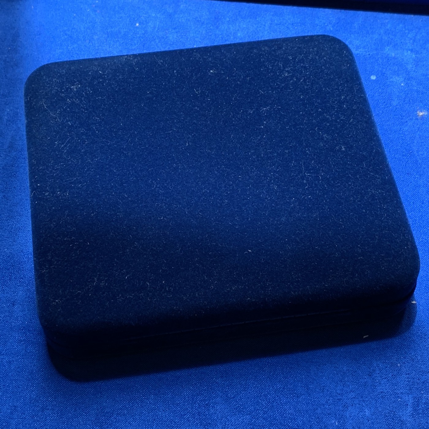 《竞宝斋》第189场-周日，周一 2场 (全场包邮) 意大利1992年5盎司特大银币，156克，999银。纪念哥伦布发现美洲大陆500周年，附原盒。