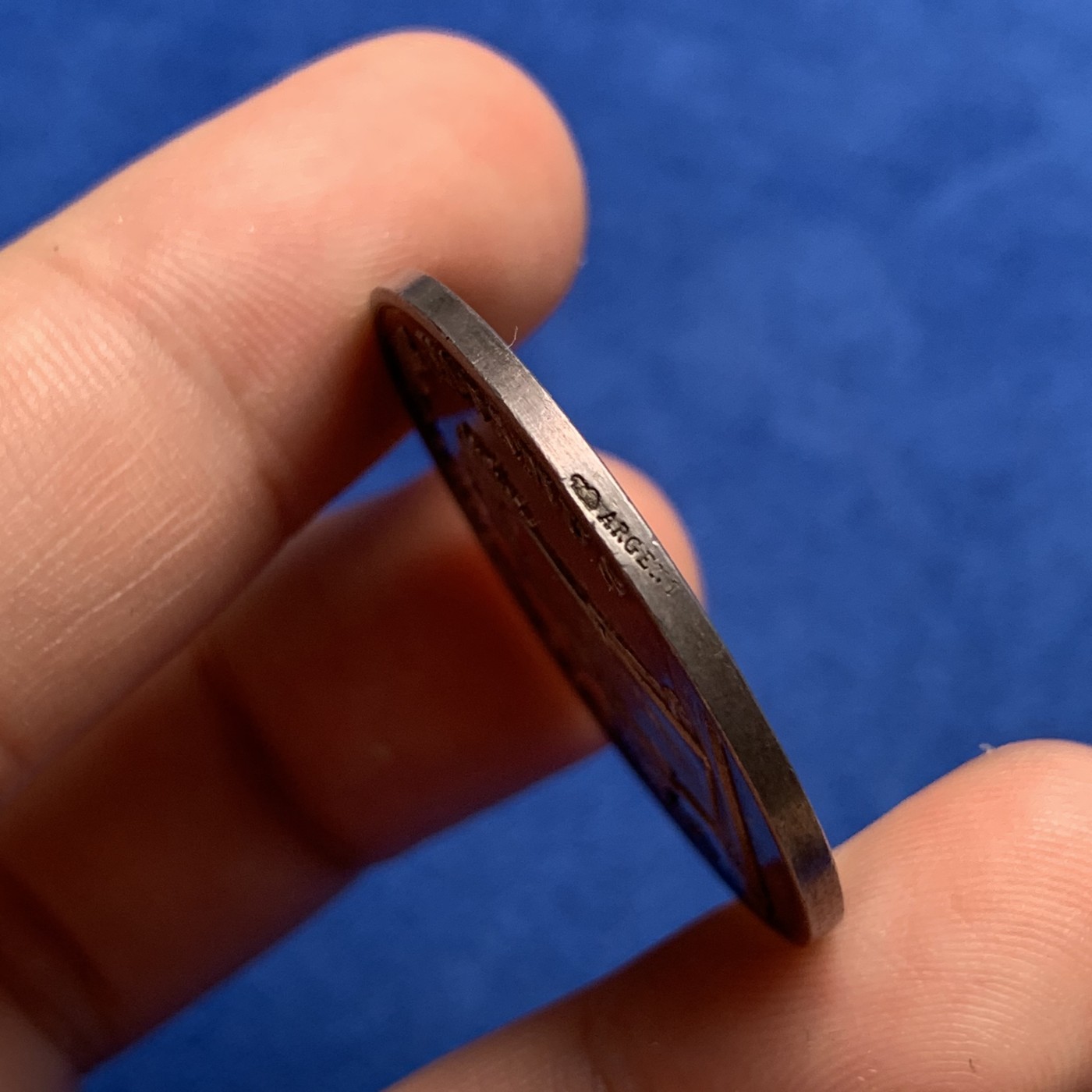 《竞宝斋》第189场-周日，周一 2场 (全场包邮) 法国拉昂公证人圆形银质代币，12.8g，32.7mm，丰饶角边铭，正面有划痕 细节见图