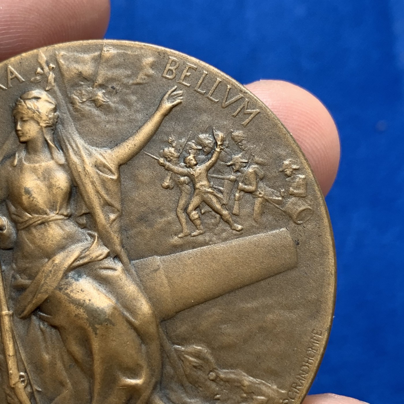 《竞宝斋》第189场-周日，周一 2场 (全场包邮) 法国经典军事备战铜章   直径：50mm 重量：69.34g   边铭：丰饶角加铜标