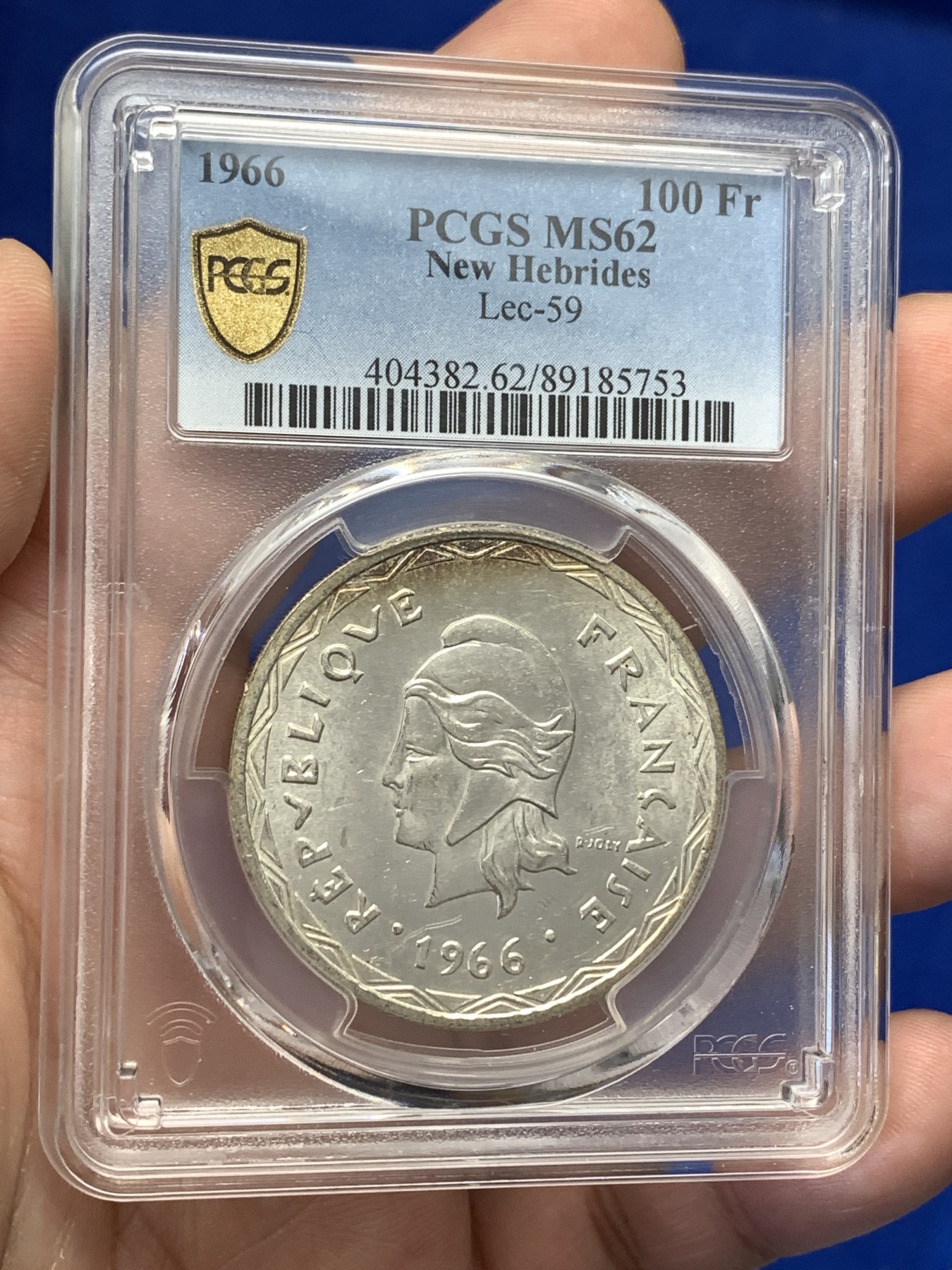 《竞宝斋》第189场-周日，周一 2场 (全场包邮) PCGS金盾 MS62 新赫布里底1966年100法郎银币