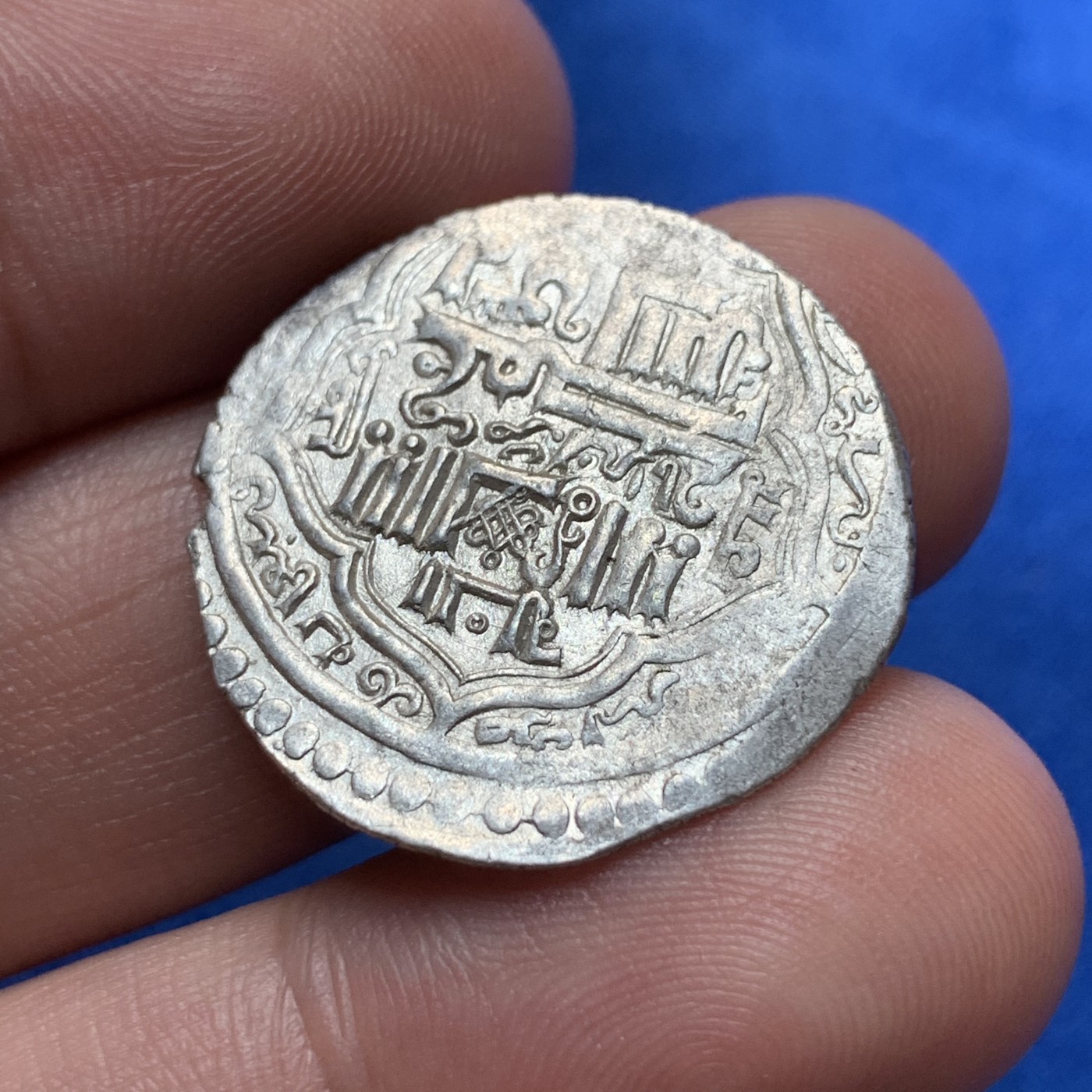 《竞宝斋》第189场-周日，周一 2场 (全场包邮) 6738864-003 伊利汗国（伊尔汗国）合赞汗银币大型（2迪拉姆） 这类中亚打制币5月后上海ngc不给评了 最后一枚了