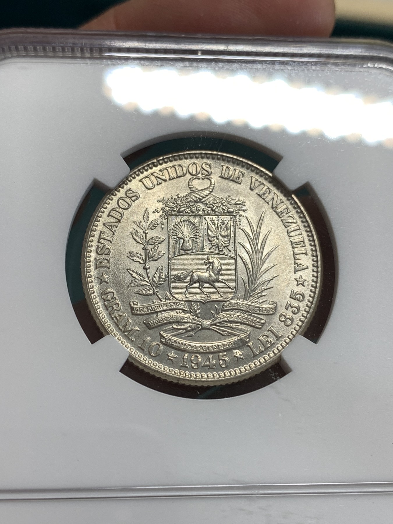 《竞宝斋》第189场-周日，周一 2场 (全场包邮) NGC-MS63 委内瑞拉1945 2玻利瓦尔银币 状态好几了