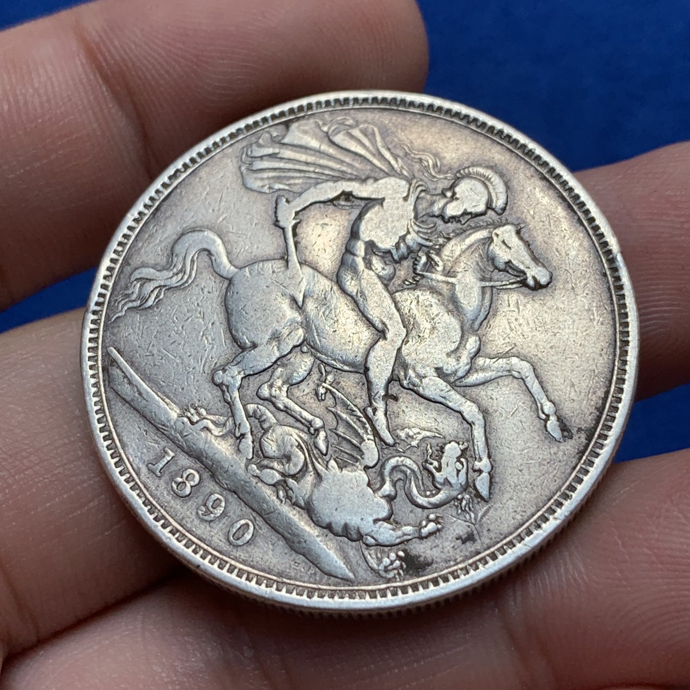 《竞宝斋》第189场-周日，周一 2场 (全场包邮) 英国1890年维多利亚高冠版马剑银币