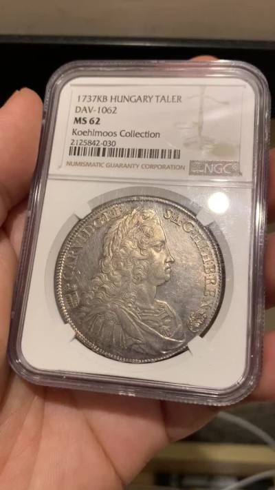 《竞宝斋》第189场-周日，周一 2场 (全场包邮) 冠军分 NGC-MS62 神圣罗马帝国 查理六世 1737年1泰勒银币 匈牙利版 PL感明显！ 名家旧藏，淡金包浆，有精制感，实物极美！匈牙利系列大涨，好品极难得，比同时期奥地利少太多。不可错过