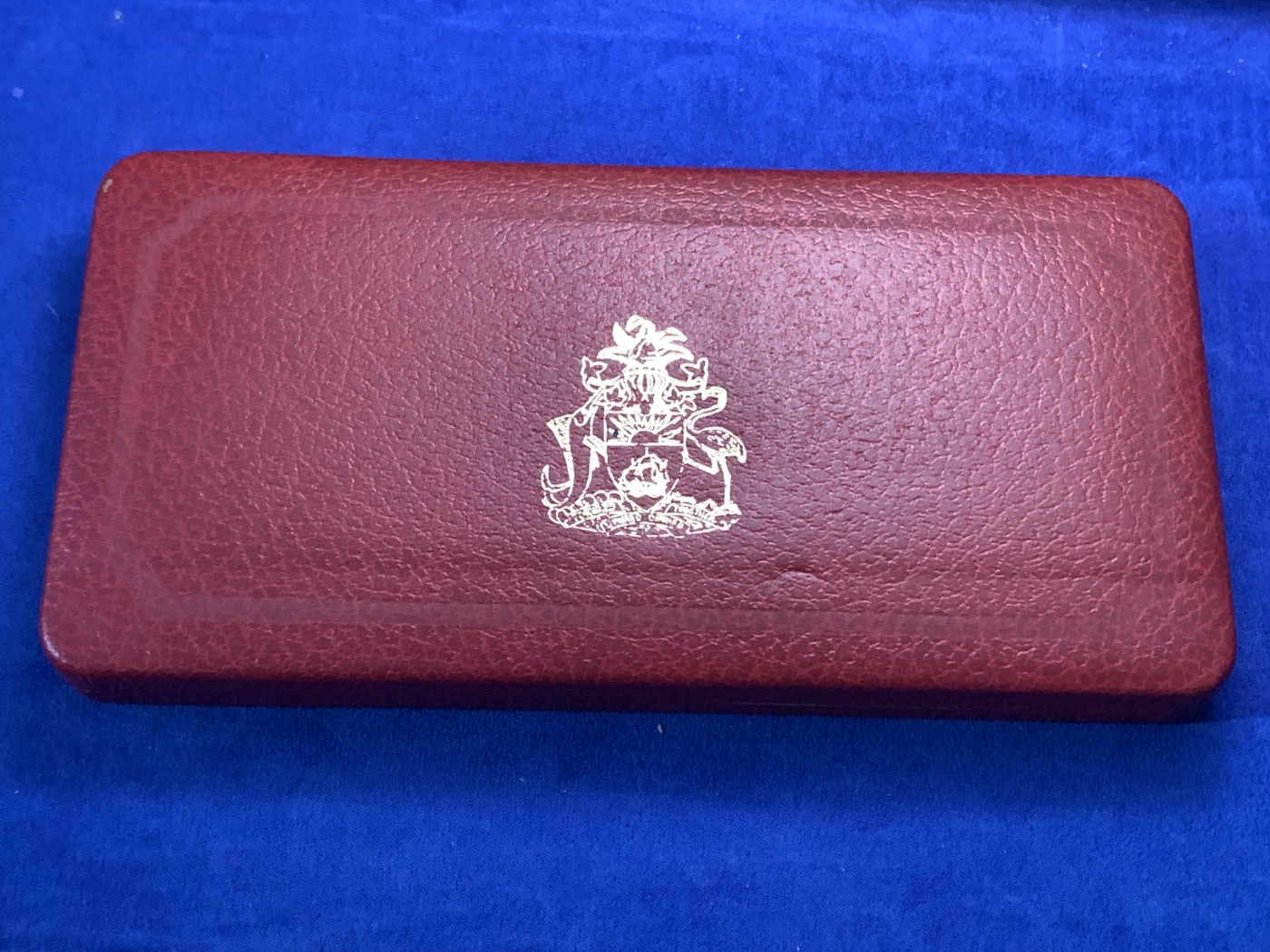 《竞宝斋》第189场-周日，周一 2场 (全场包邮) 1974年 巴哈马 9枚一套 含银币4枚 封装精制套币 盒子证书齐全，银币分别重10.37克、18.14克、29.8克、42.12克